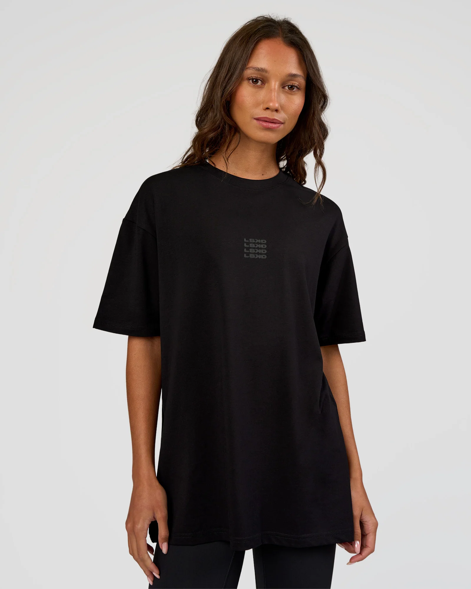 4355-everyday-elevation-flxcotton-oversized-tee-black-black-5.webp Everyday Elevation FLXCotton Oversized Tee - Black-Black