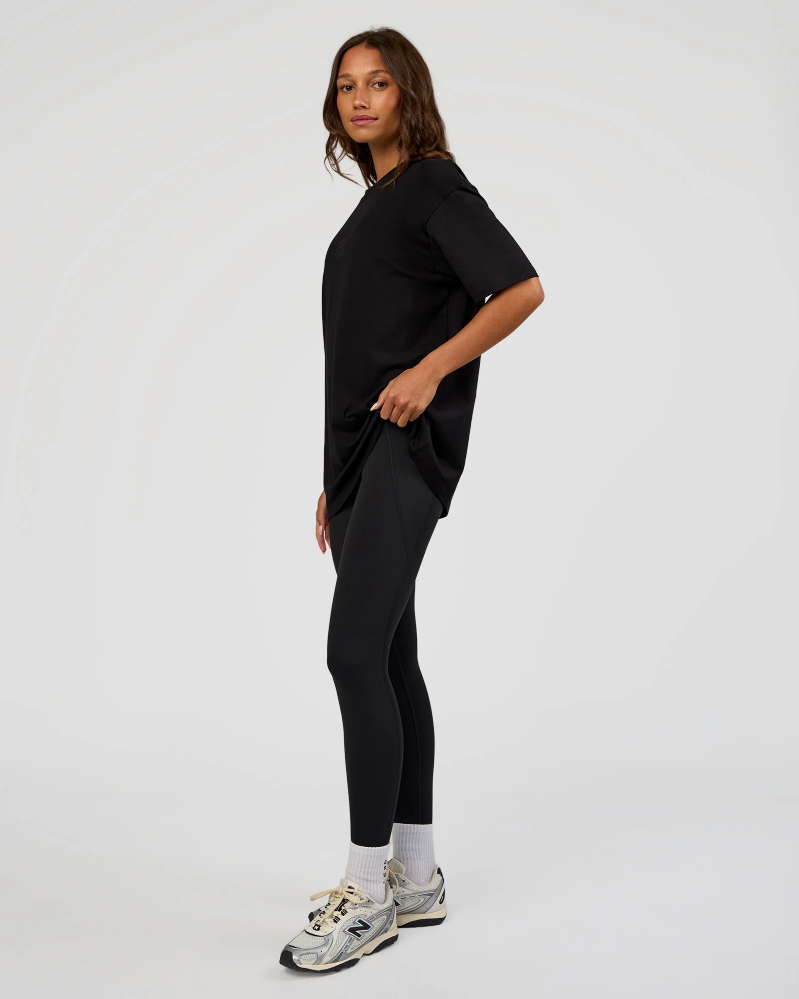 4355-everyday-elevation-flxcotton-oversized-tee-black-black-8.webp Everyday Elevation FLXCotton Oversized Tee - Black-Black