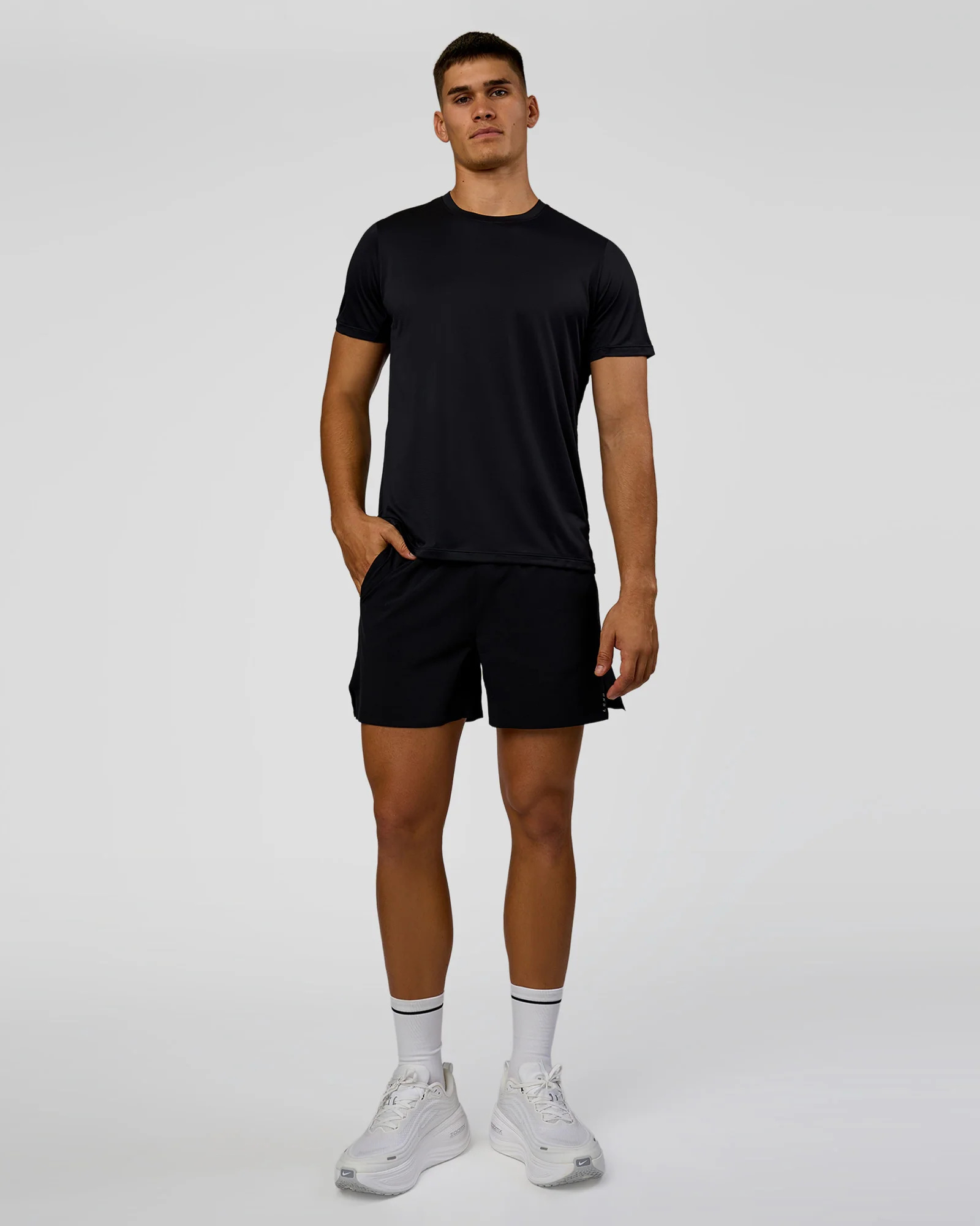 4390-pace-running-tee-3.0-black-5.webp Pace Running Tee 3.0 - Black