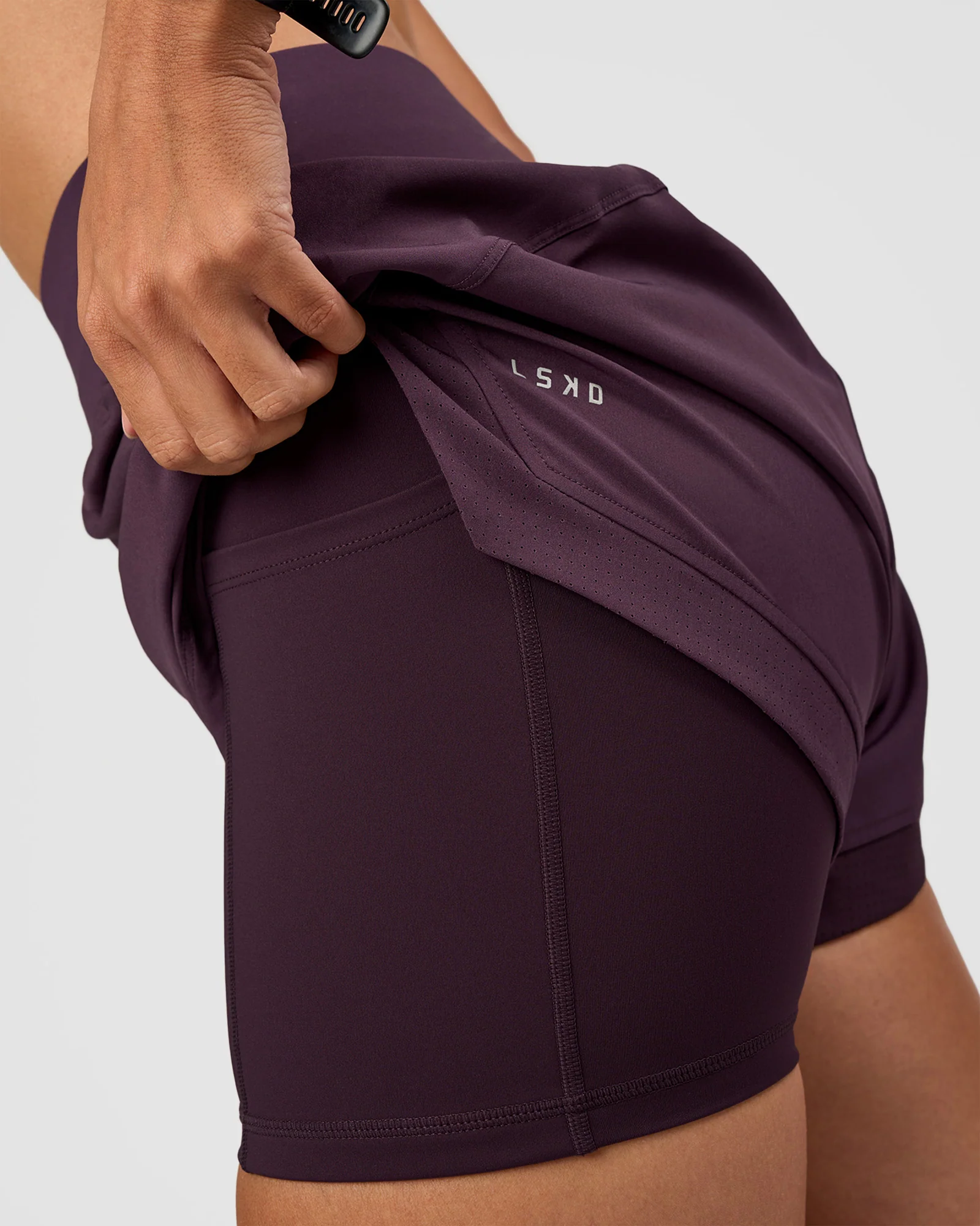 4398-challenger-3-lined-performance-short-midnight-plum-2.webp Challenger 3" Lined Performance Short - Midnight Plum