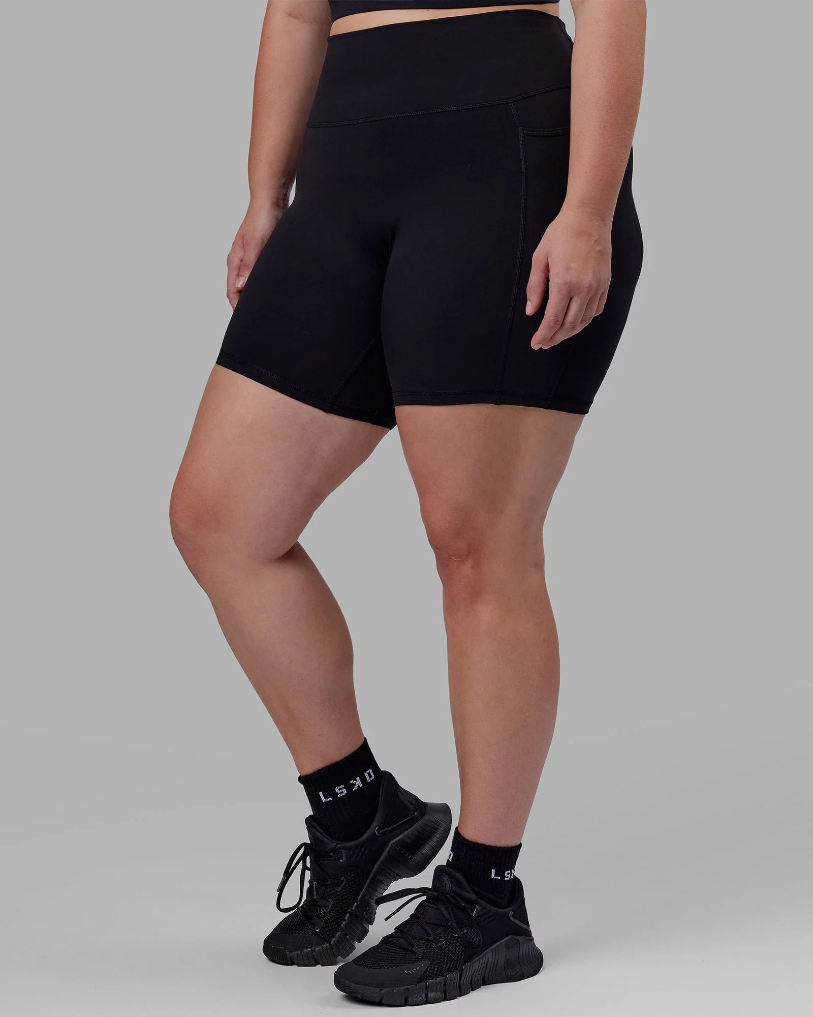 4507-o.g.-fusion-ultra-high-rise-6-short-pockets-black-11.webp O.G. Fusion Ultra High-Rise 6" Short Pockets - Black