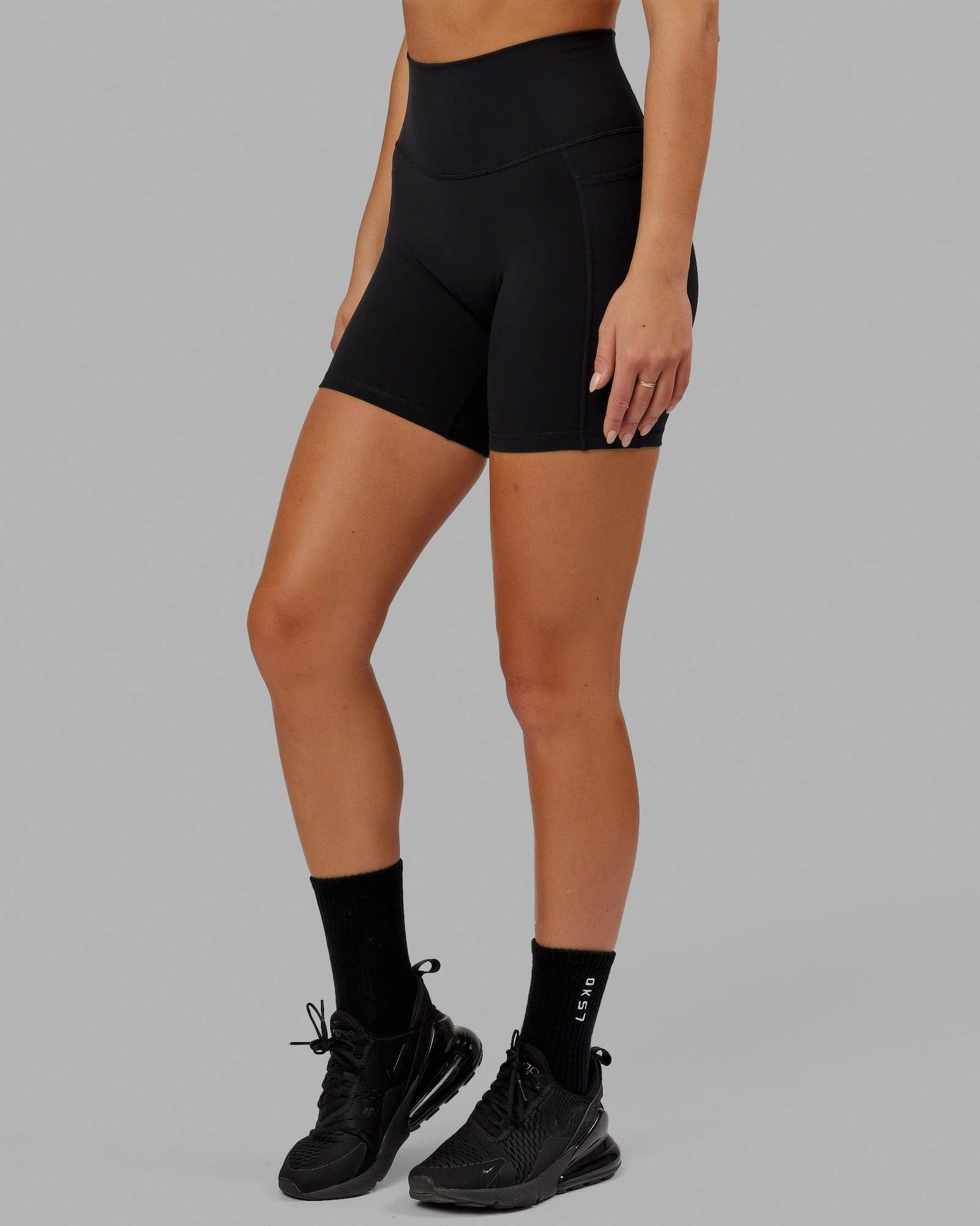 4507-o.g.-fusion-ultra-high-rise-6-short-pockets-black-6.webp O.G. Fusion Ultra High-Rise 6" Short Pockets - Black