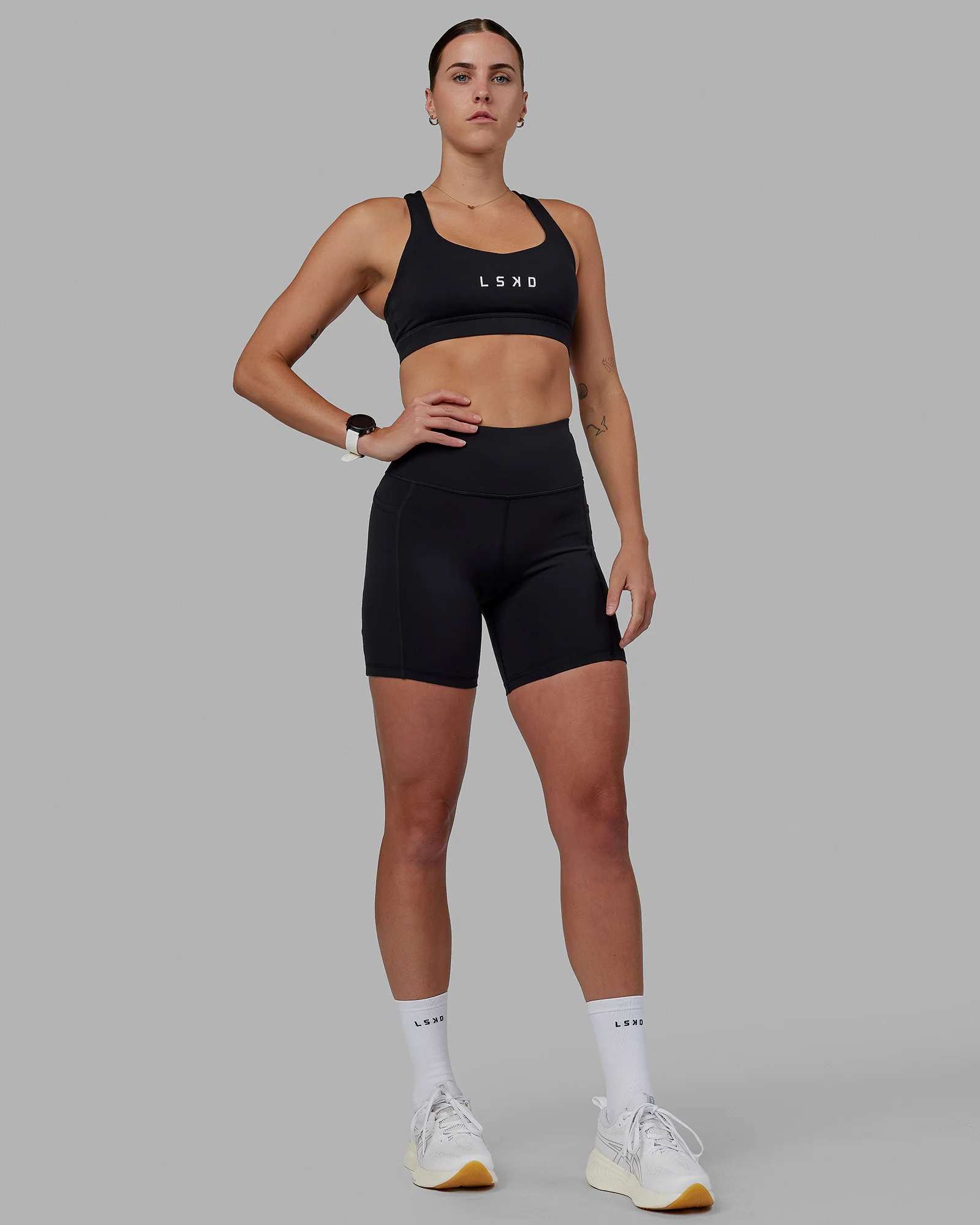 4516-rep-ultra-high-rise-6-short-pockets-black-white-11.webp Rep Ultra High-Rise 6" Short Pockets - Black-White