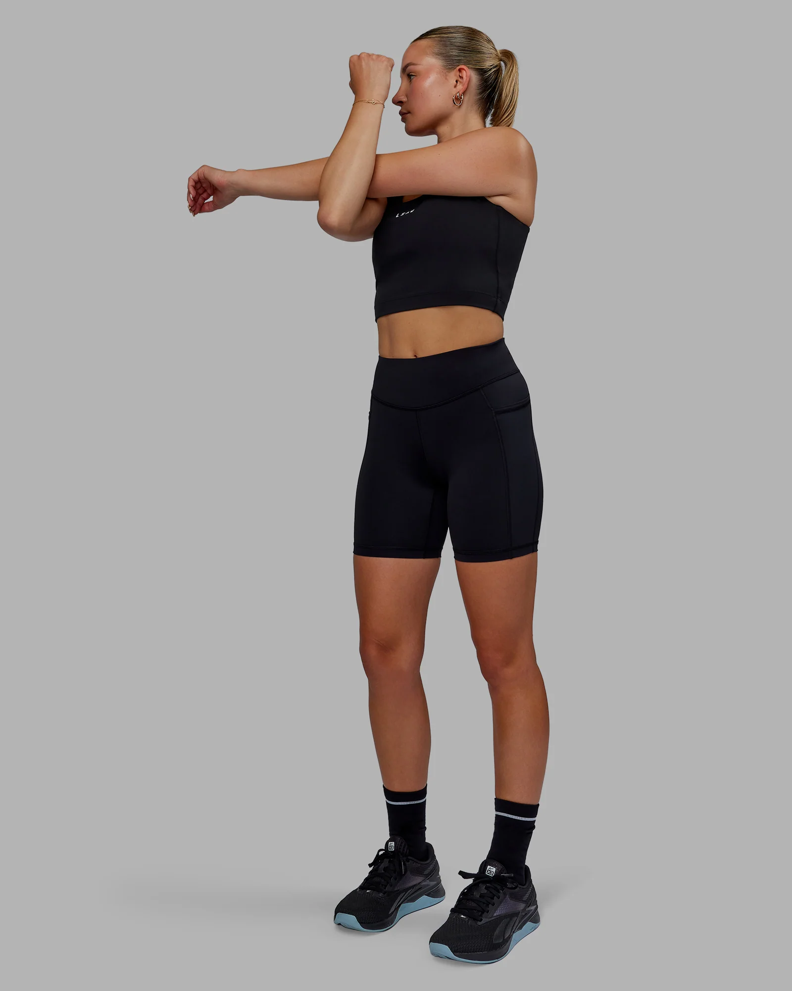 4535-elite-high-rise-6-short-pockets-black-12.webp Elite High-Rise 6" Short Pockets - Black