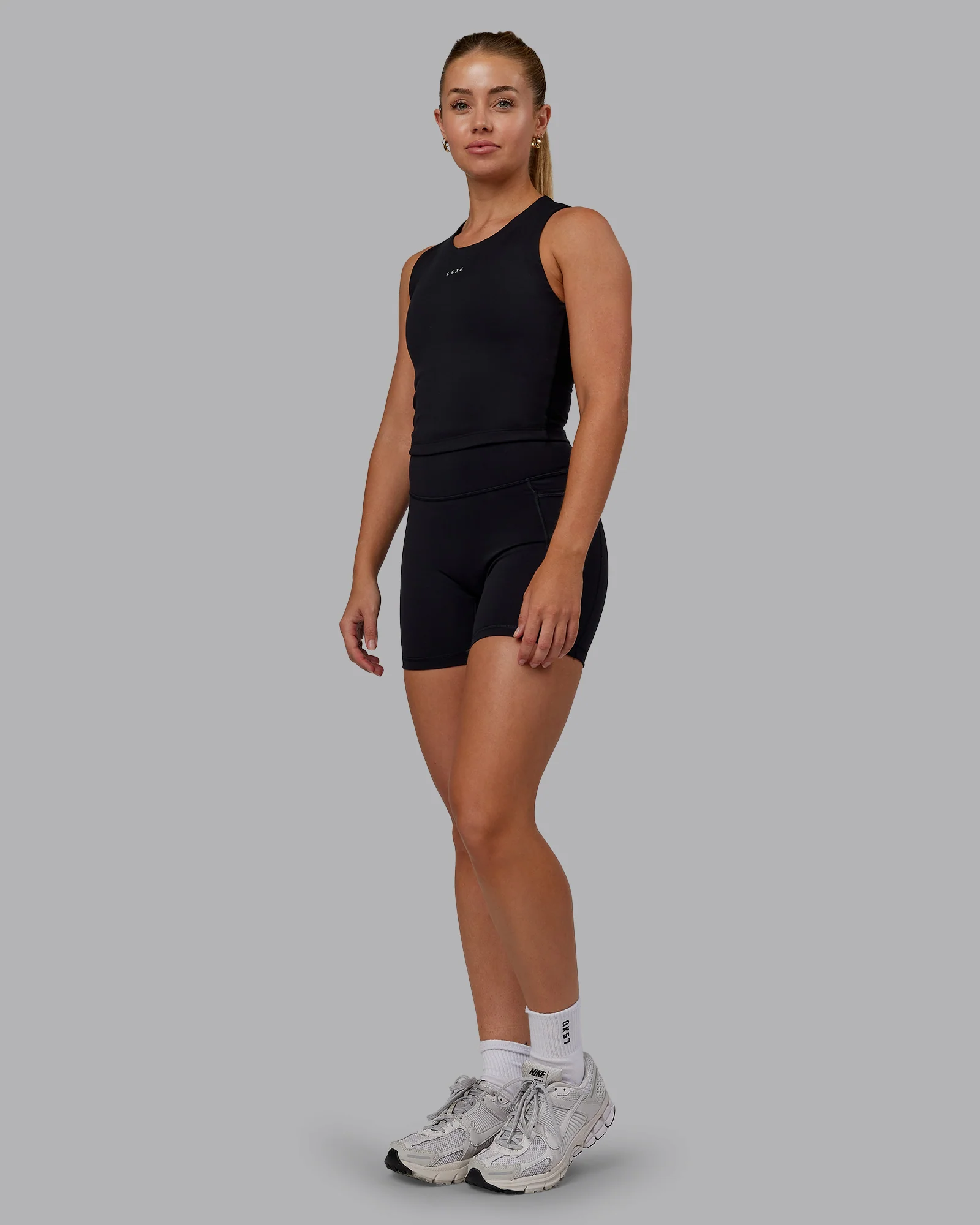 4585-base-tank-black-5.webp Base Tank - Black