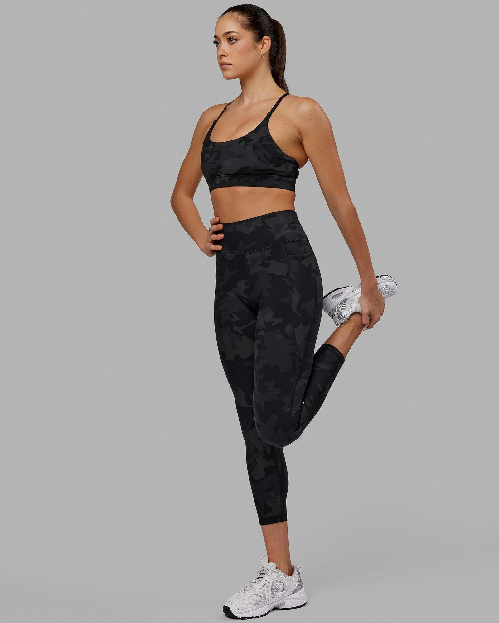 4612-fusion-ultra-high-rise-7-8-legging-pockets-black-camo-1.webp Fusion Ultra High-Rise 7/8 Legging Pockets - Black-Camo