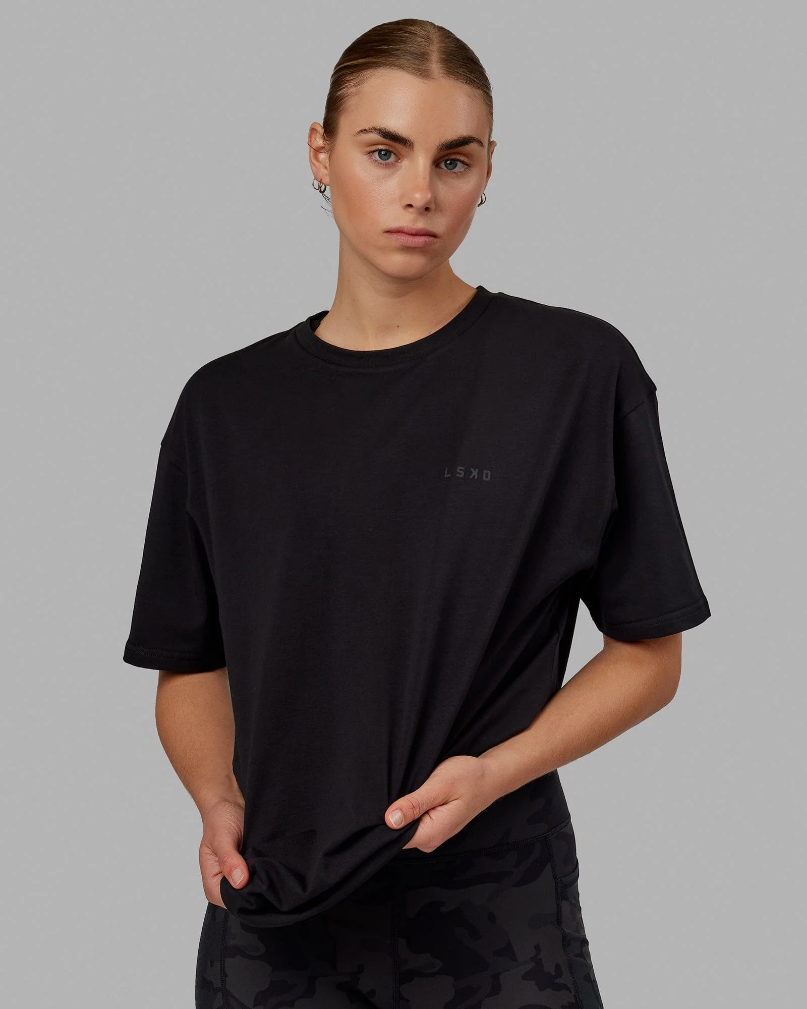 4663-vs5-flxcotton-tee-oversize-black-black-6.webp VS5 FLXCotton Tee Oversize - Black-Black
