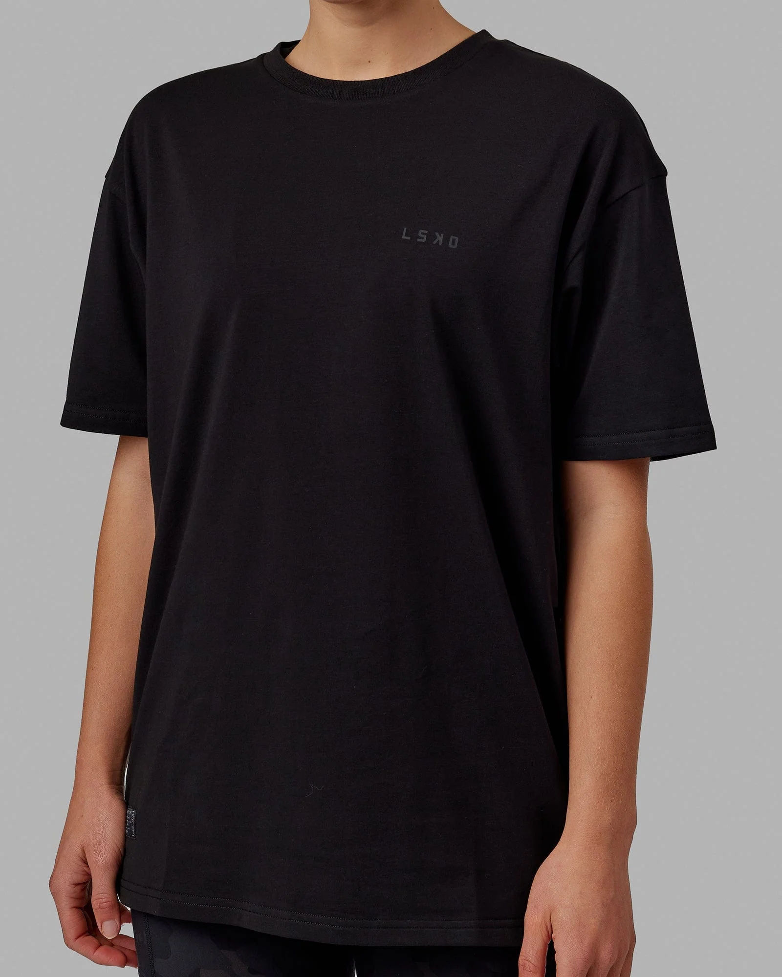 4663-vs5-flxcotton-tee-oversize-black-black-7.webp VS5 FLXCotton Tee Oversize - Black-Black