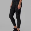 4707-rep-ultra-high-rise-7-8-legging-pockets-black-camo-2.webp Rep Ultra High-Rise 7/8 Legging Pockets - Black-Camo