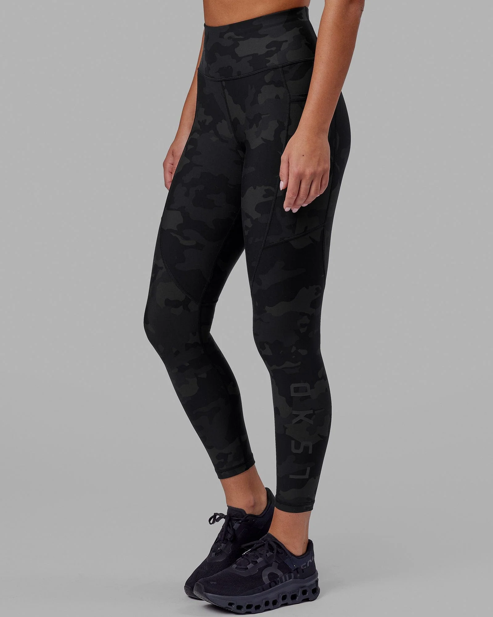 4707-rep-ultra-high-rise-7-8-legging-pockets-black-camo-2.webp Rep Ultra High-Rise 7/8 Legging Pockets - Black-Camo