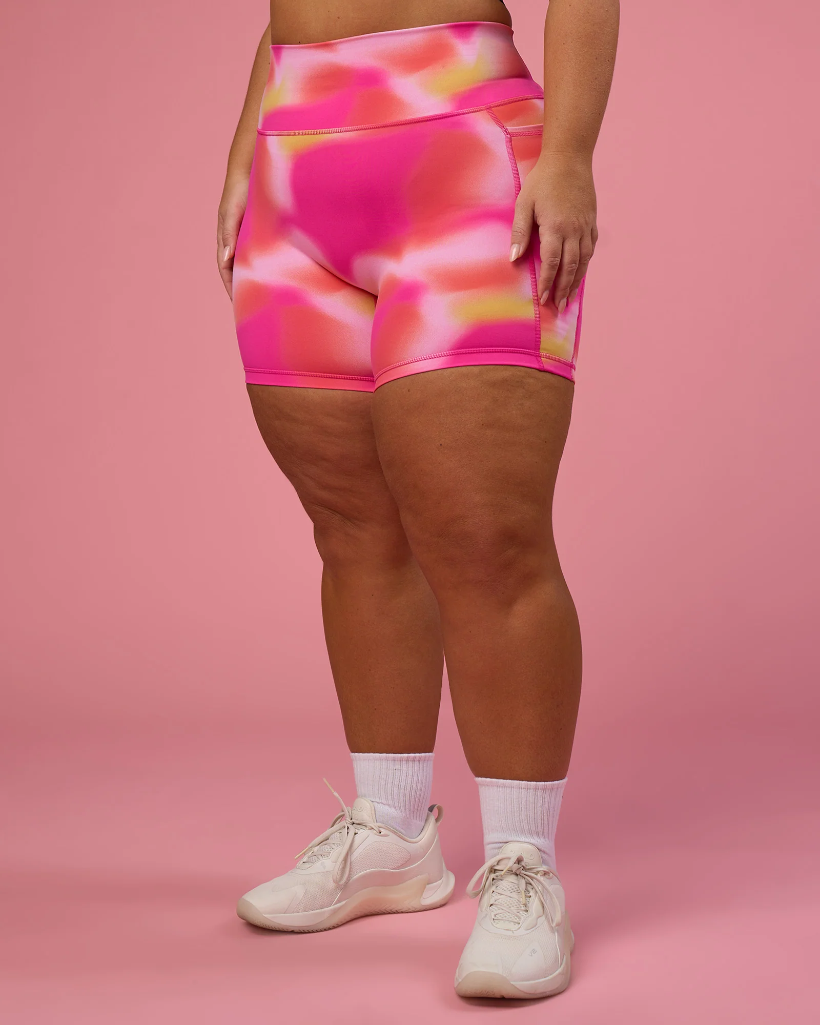 Fusion Ultra High-Rise 6" Short Pockets - Pink Glow Print