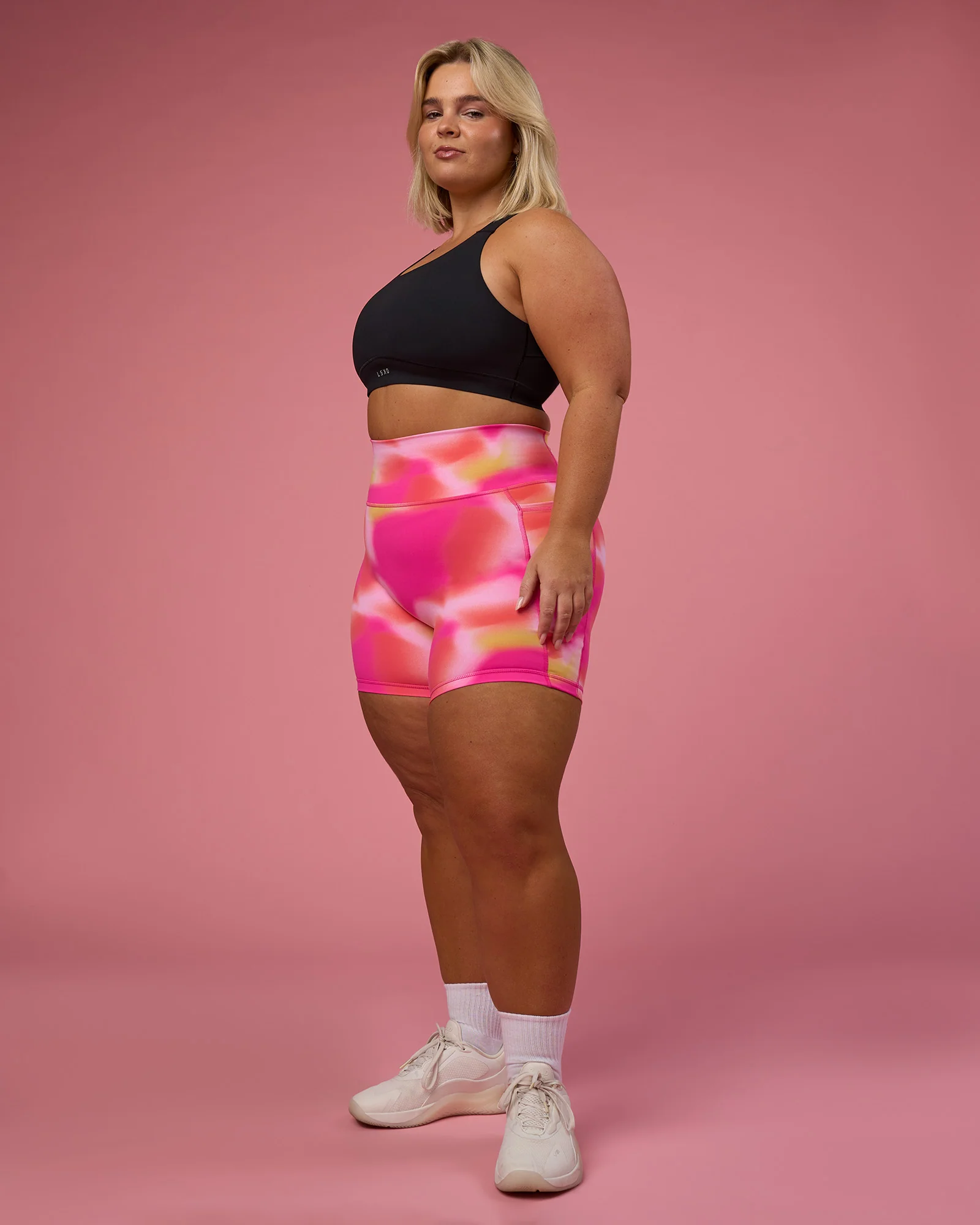 Fusion Ultra High-Rise 6" Short Pockets - Pink Glow Print