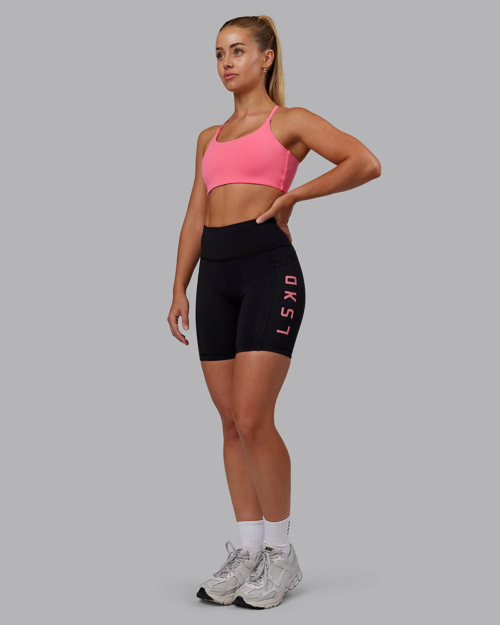 4873-rep-ultra-high-rise-6-short-pockets-black-pink-lemonade-5.webp Rep Ultra High-Rise 6" Short Pockets - Black-Pink Lemonade