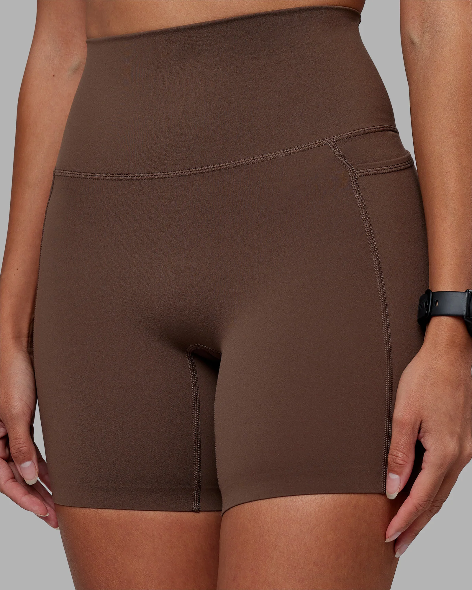 Elixir Ultra High-Rise 6" Short Pockets - Chocolate Martini