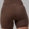 Elixir Ultra High-Rise 6" Short Pockets - Chocolate Martini