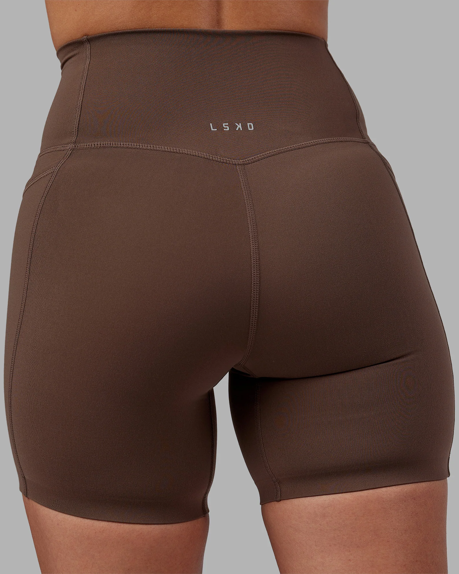 Elixir Ultra High-Rise 6" Short Pockets - Chocolate Martini