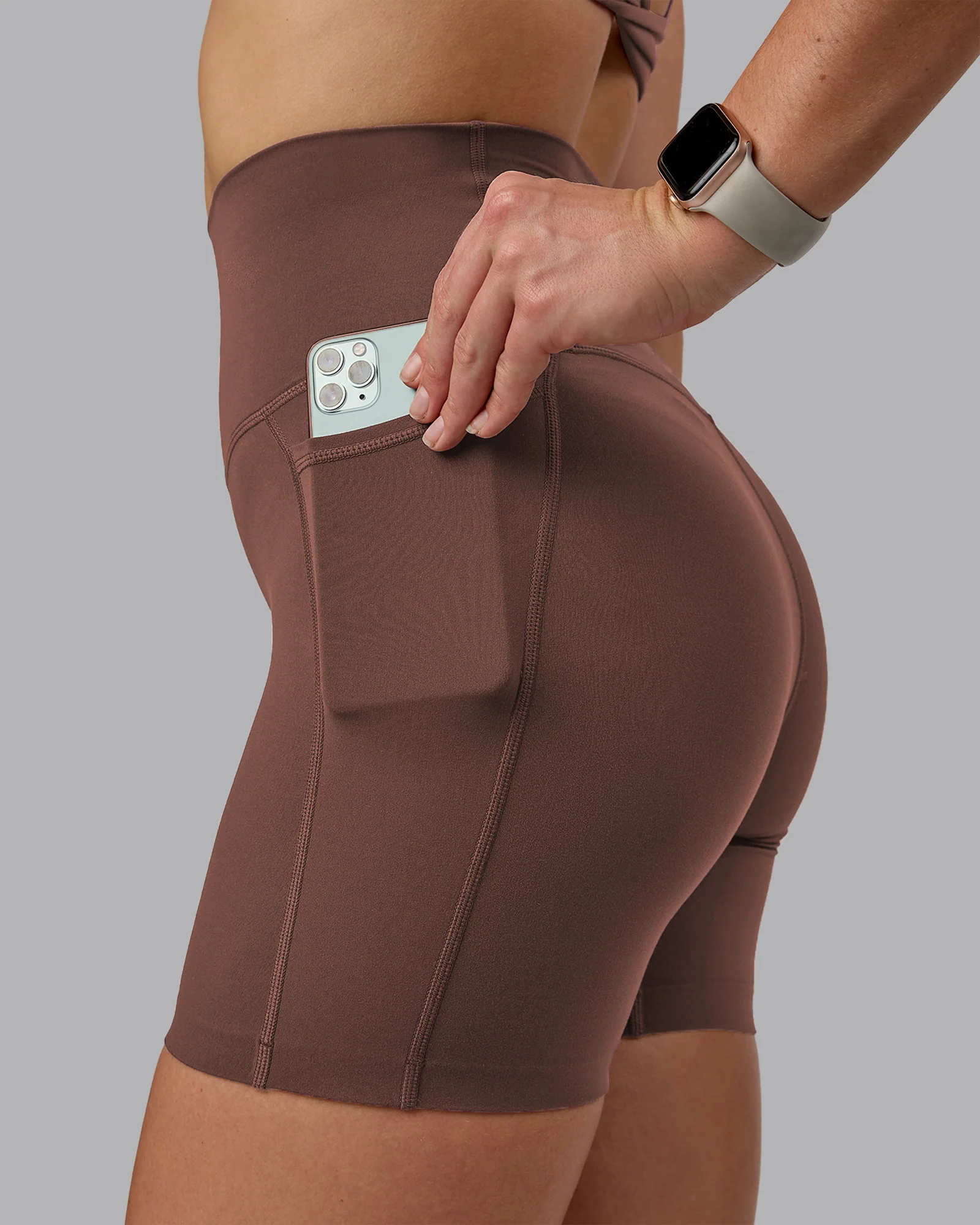 Elixir Ultra High-Rise 6" Short Pockets - Chocolate Martini
