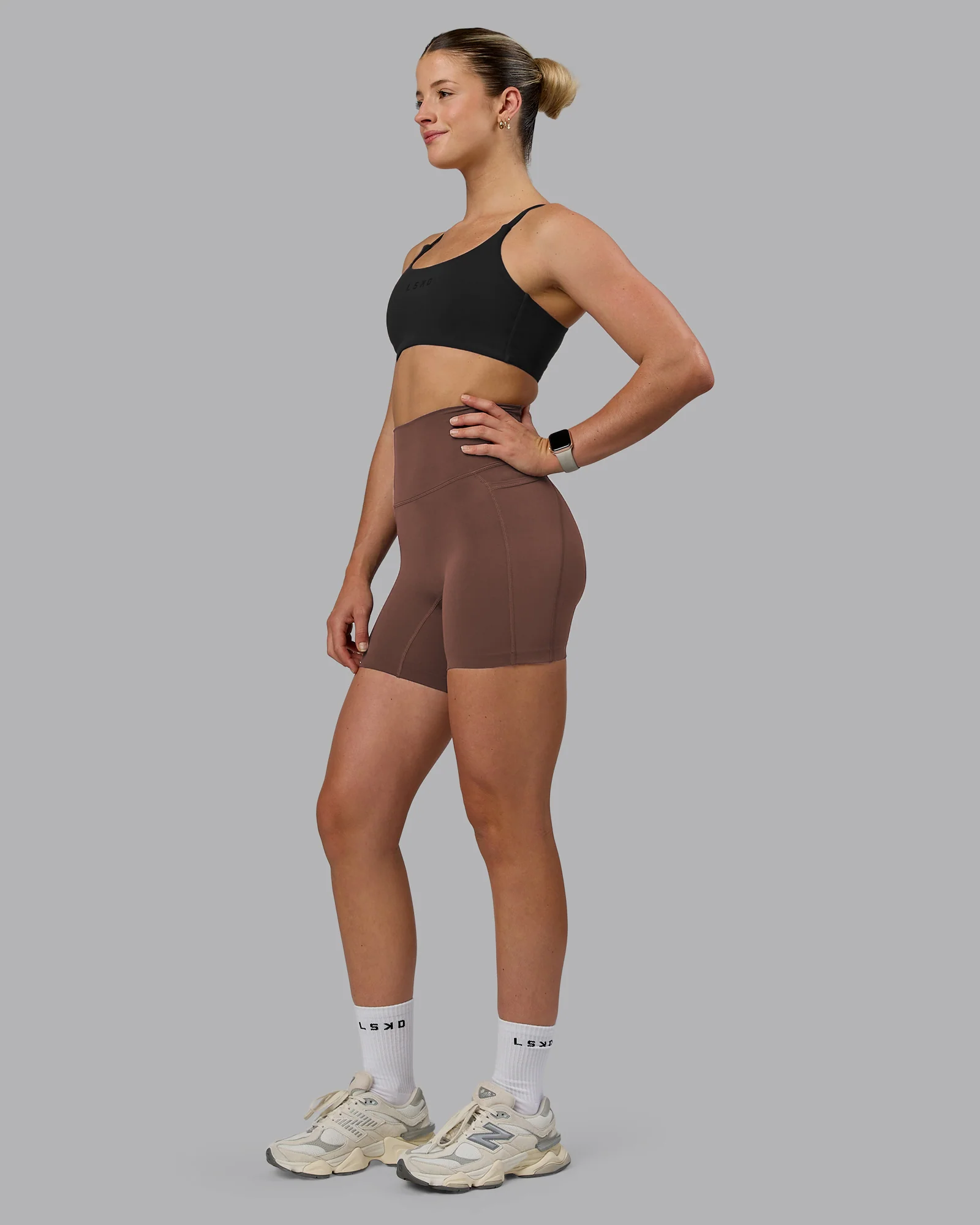 Elixir Ultra High-Rise 6" Short Pockets - Chocolate Martini