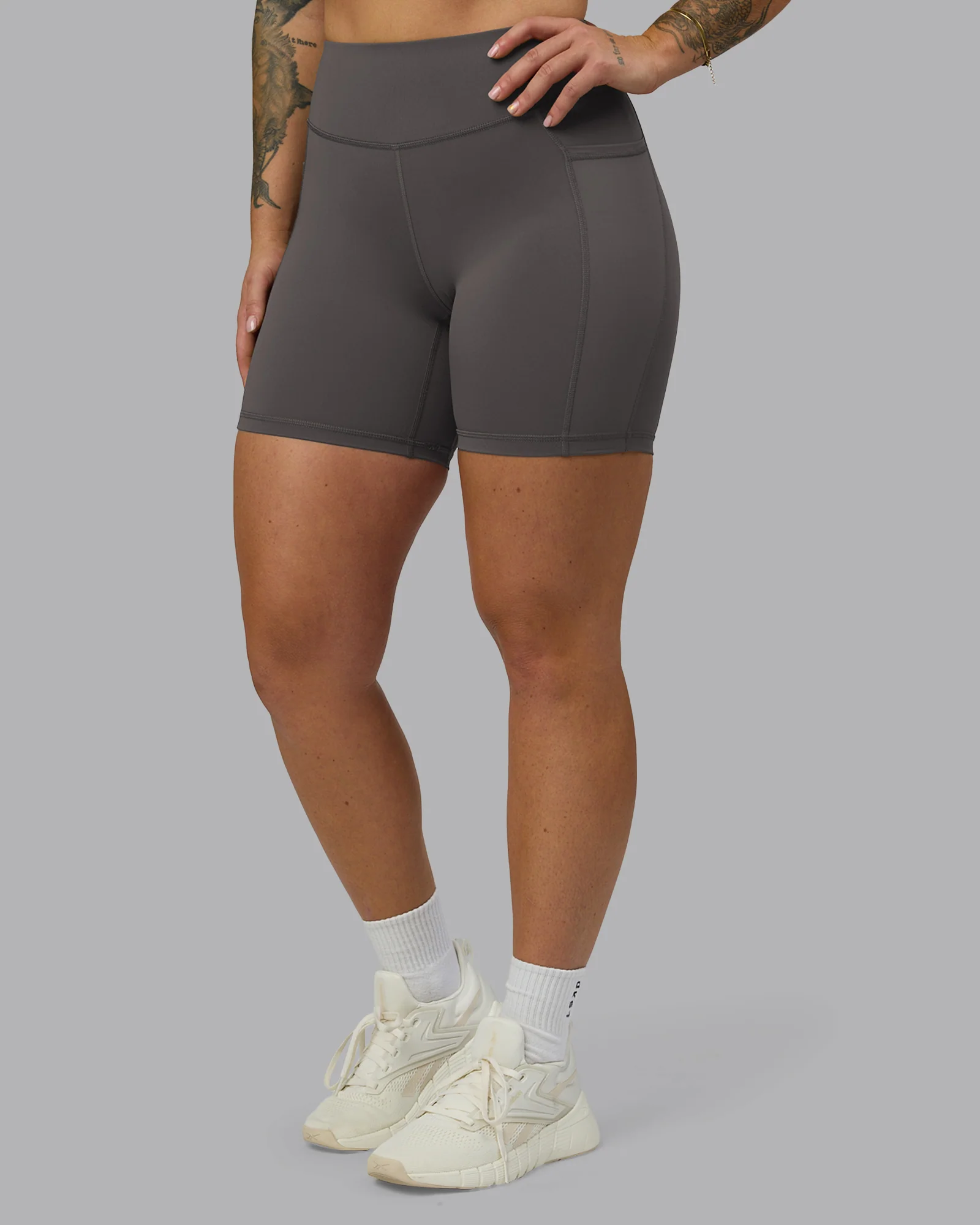 5024-elite-high-rise-6-short-pockets-dark-storm-6.webp Elite High-Rise 6" Short Pockets - Dark Storm