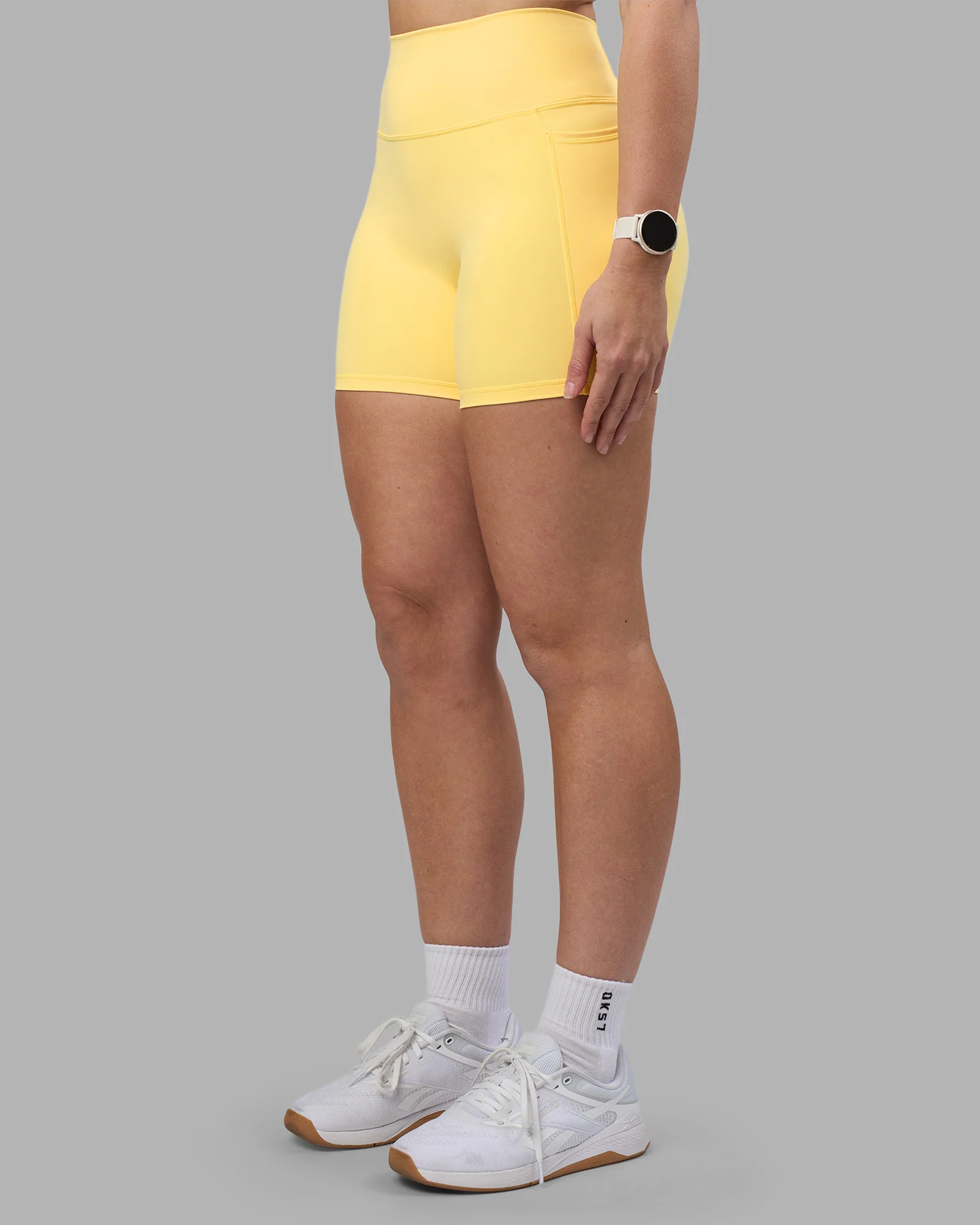 5042-fusion-ultra-high-rise-6-short-pockets-lemon-7.webp Fusion Ultra High-Rise 6" Short Pockets - Lemon
