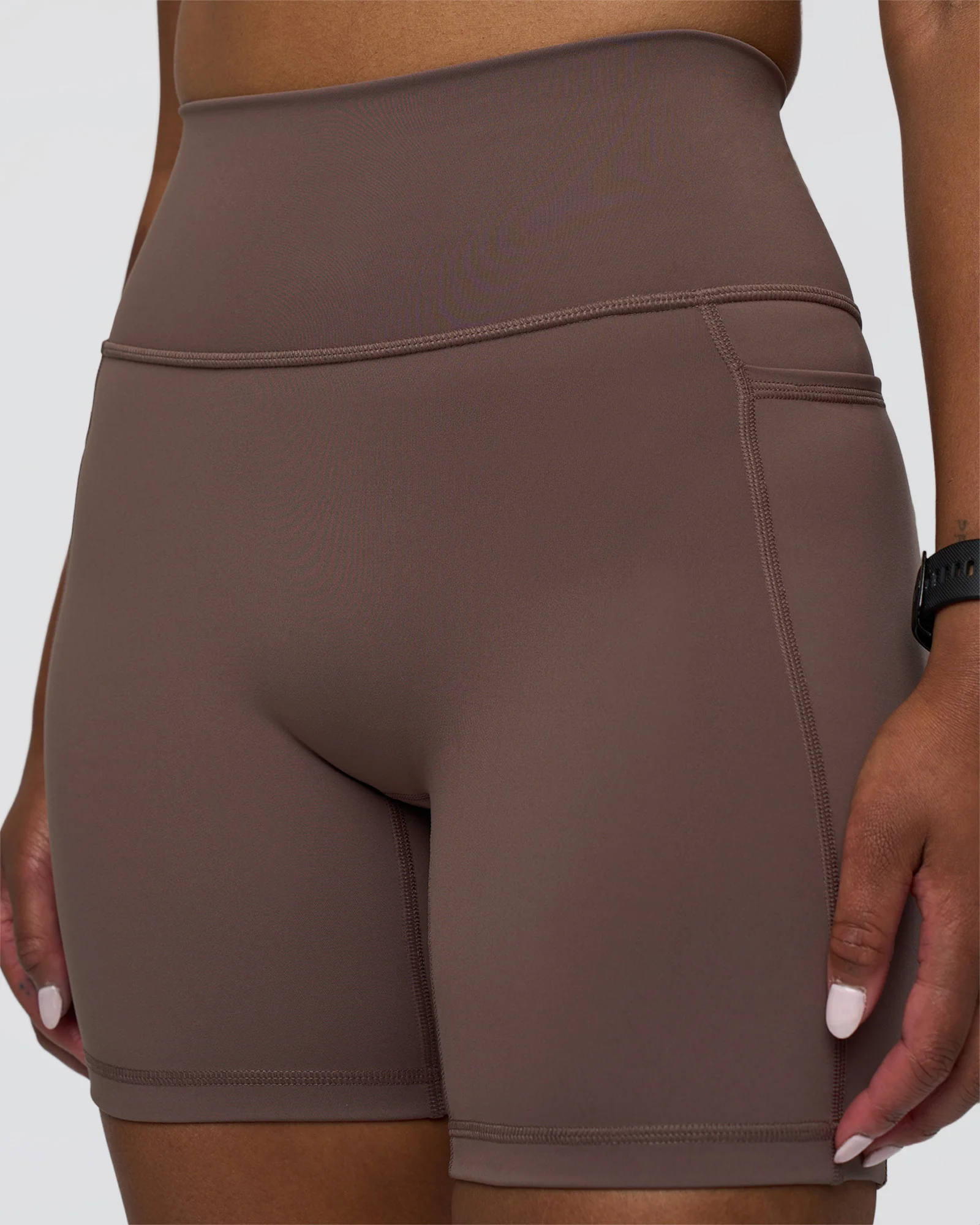 5149-fusion-ultra-high-rise-6-short-pockets-peppercorn-3.webp Fusion Ultra High-Rise 6" Short Pockets - Peppercorn