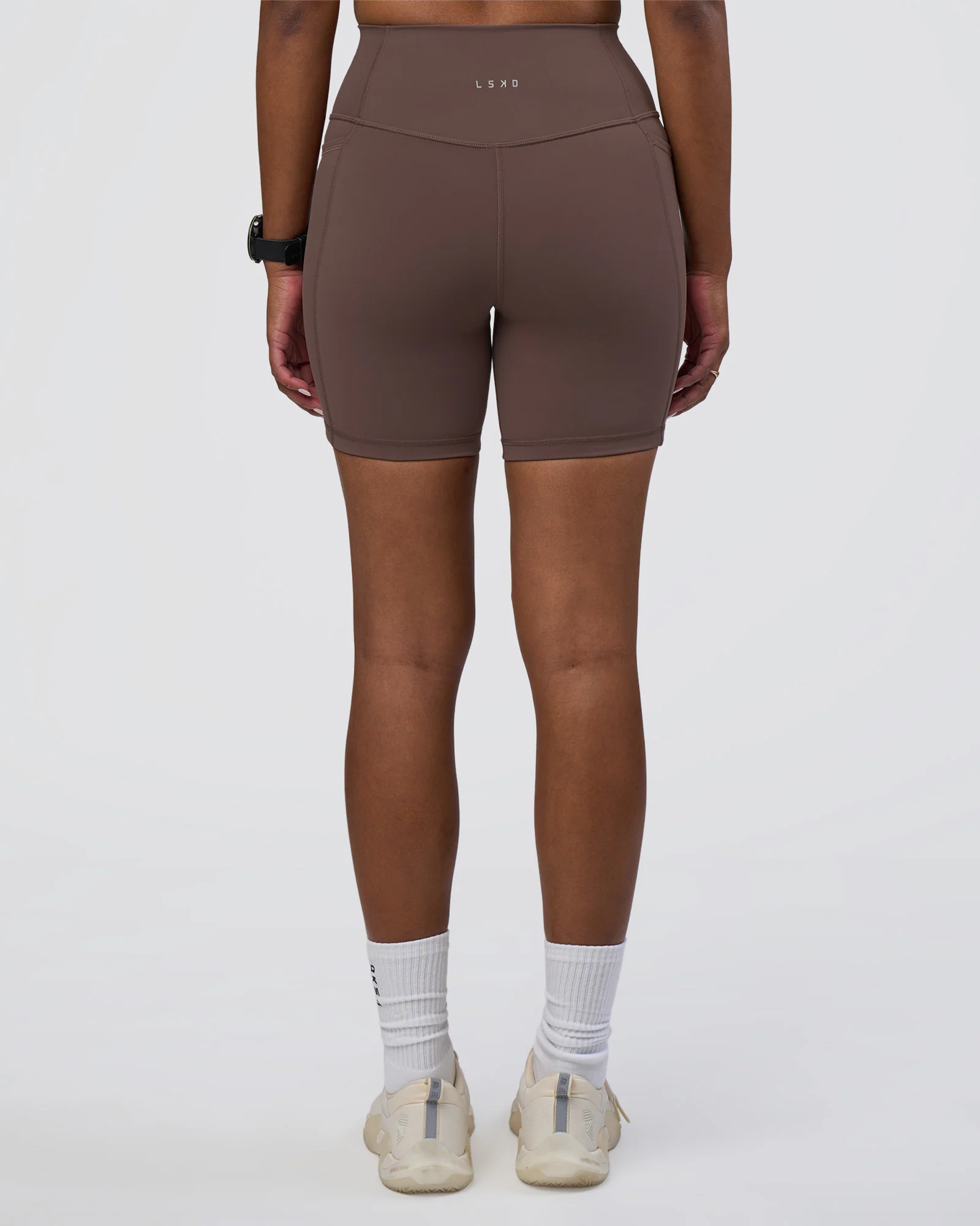 5149-fusion-ultra-high-rise-6-short-pockets-peppercorn-4.webp Fusion Ultra High-Rise 6" Short Pockets - Peppercorn