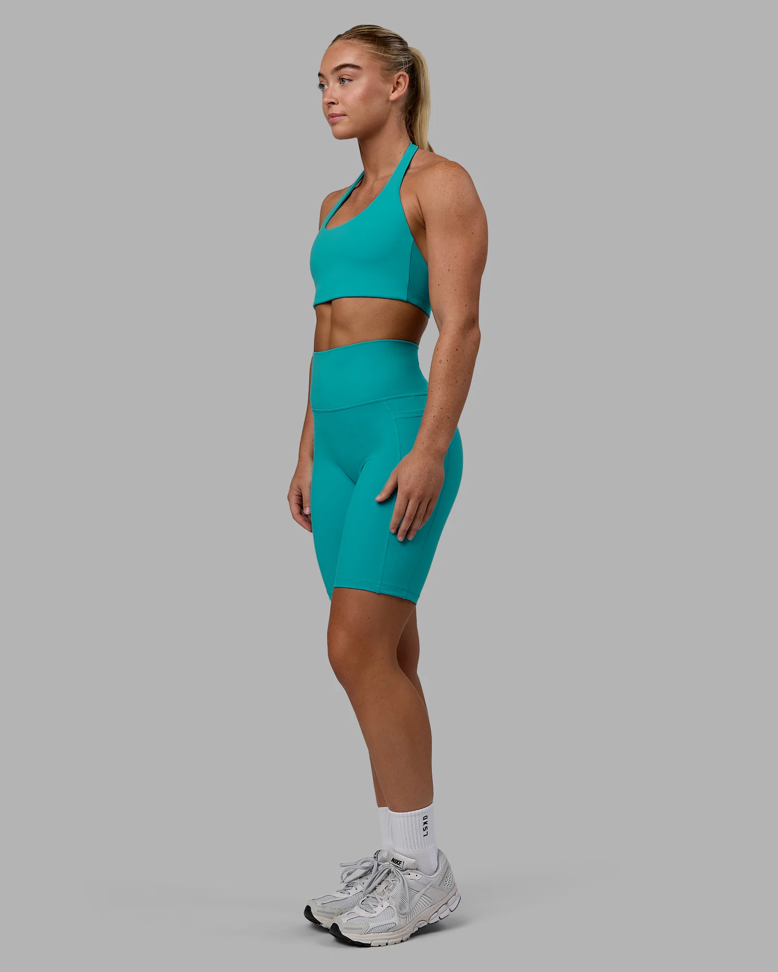 5186-fusion-ultra-high-rise-9-short-pockets-uplift-blue-4.webp Fusion Ultra High-Rise 9" Short Pockets - Uplift Blue
