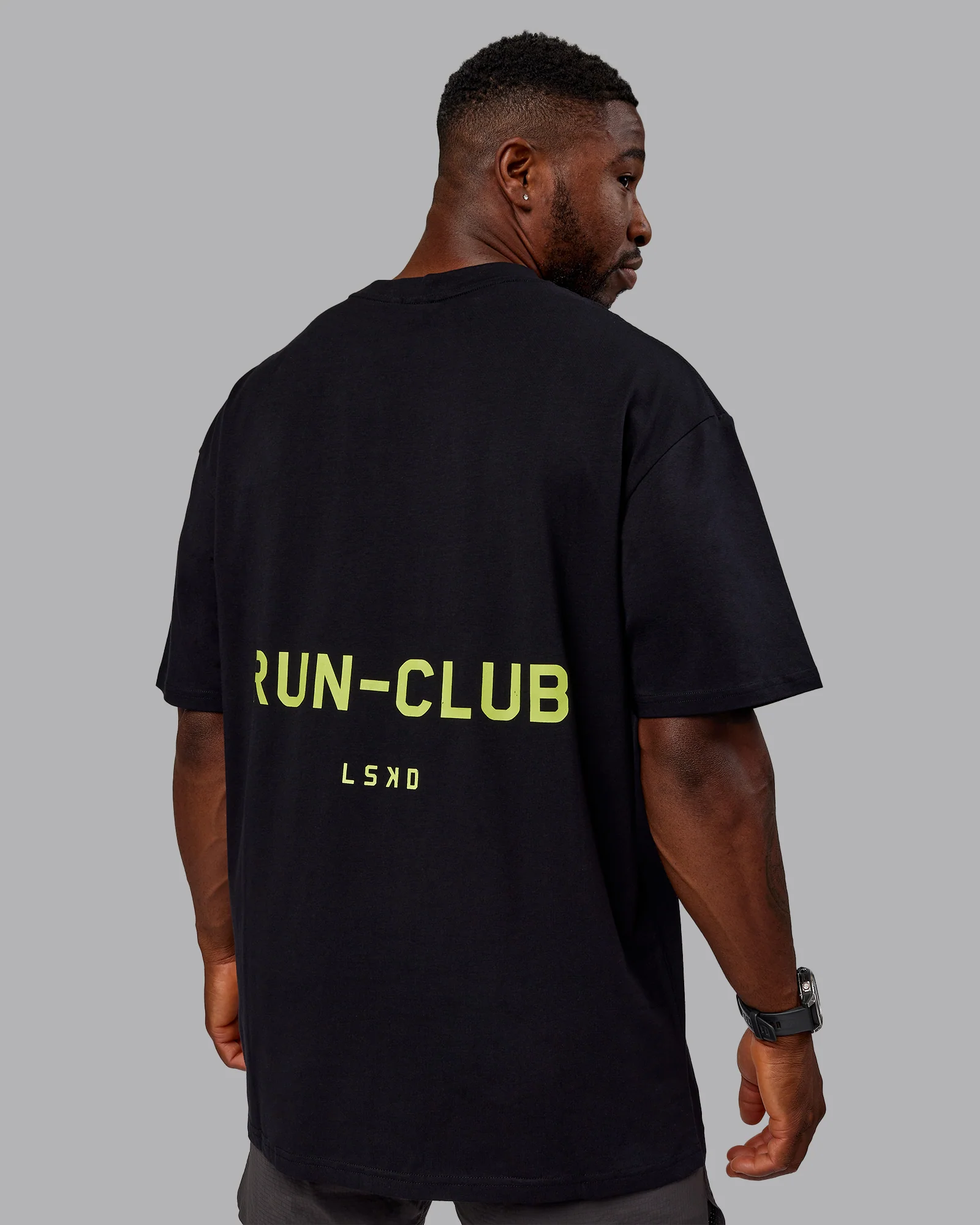 5324-run-club-flxcotton-tee-oversize-black-volt-10.webp RUN CLUB FLXCotton Tee Oversize - Black-Volt