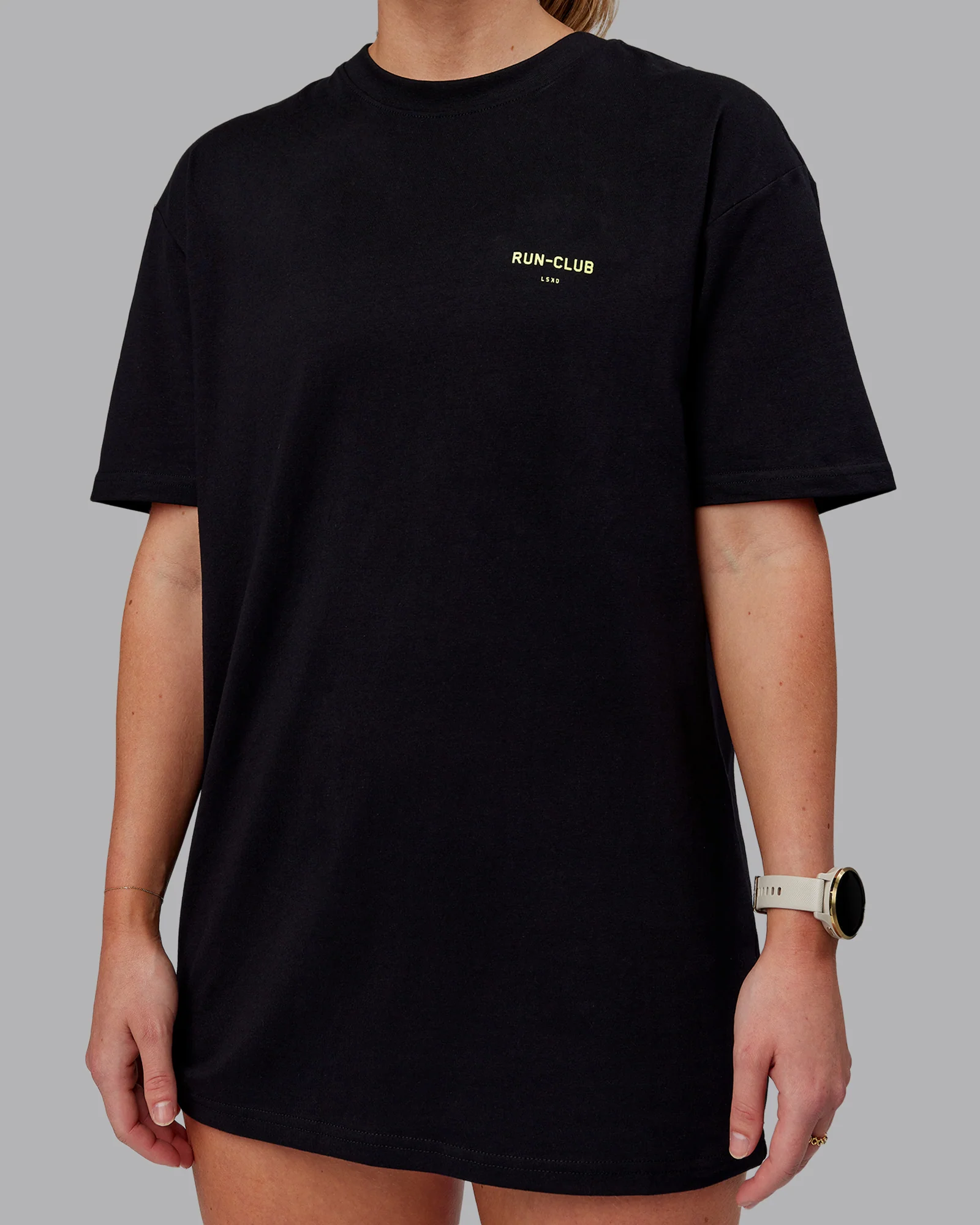 5324-run-club-flxcotton-tee-oversize-black-volt-12.webp RUN CLUB FLXCotton Tee Oversize - Black-Volt