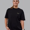 5324-run-club-flxcotton-tee-oversize-black-volt-2.webp RUN CLUB FLXCotton Tee Oversize - Black-Volt