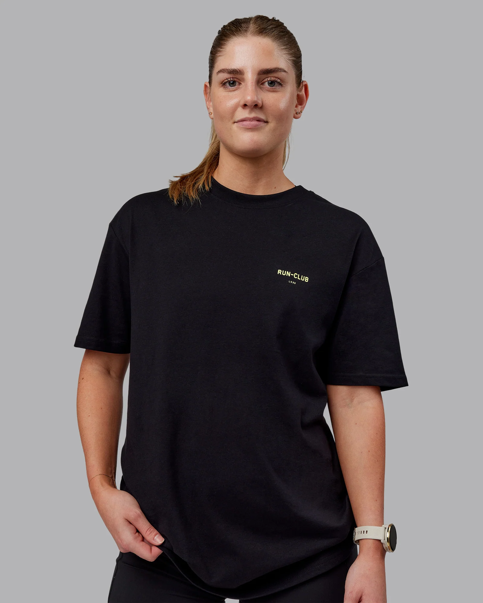 5324-run-club-flxcotton-tee-oversize-black-volt-2.webp RUN CLUB FLXCotton Tee Oversize - Black-Volt