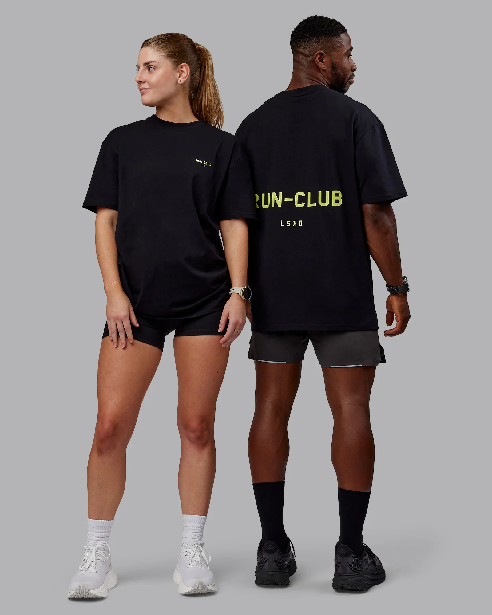 5324-run-club-flxcotton-tee-oversize-black-volt-7.webp RUN CLUB FLXCotton Tee Oversize - Black-Volt