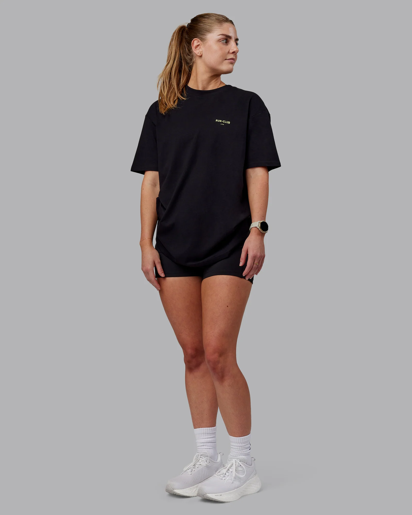5324-run-club-flxcotton-tee-oversize-black-volt-8.webp RUN CLUB FLXCotton Tee Oversize - Black-Volt