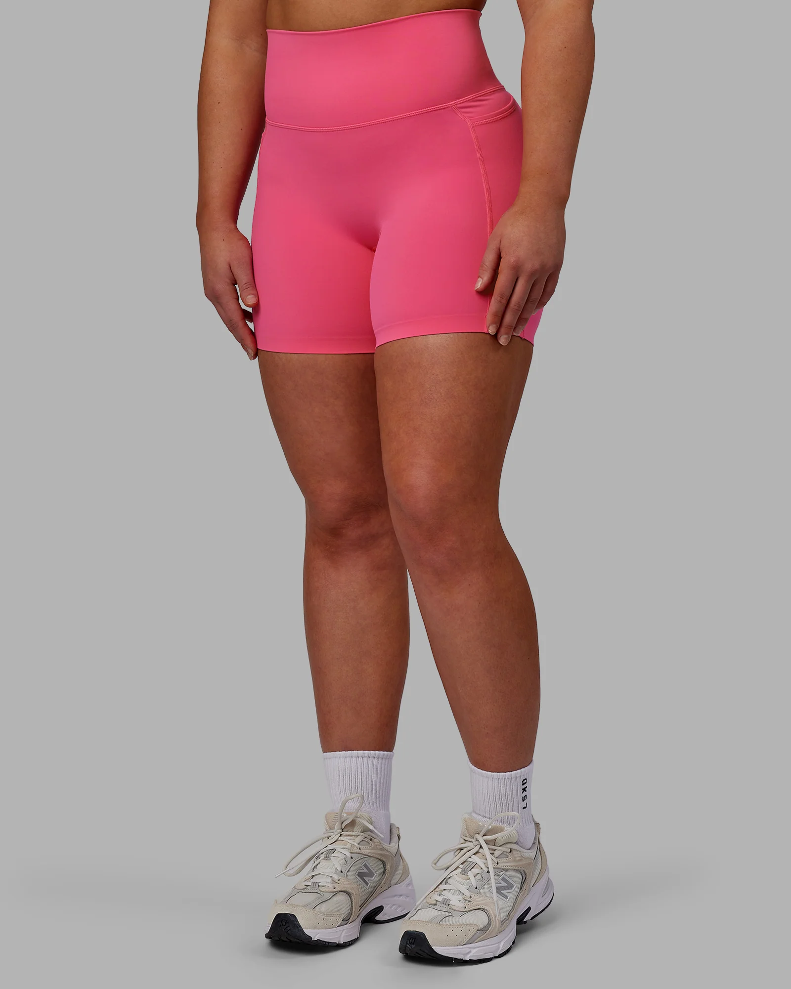 5358-elixir-ultra-high-rise-6-short-pockets-carmine-rose-7.webp Elixir Ultra High-Rise 6" Short Pockets - Carmine Rose