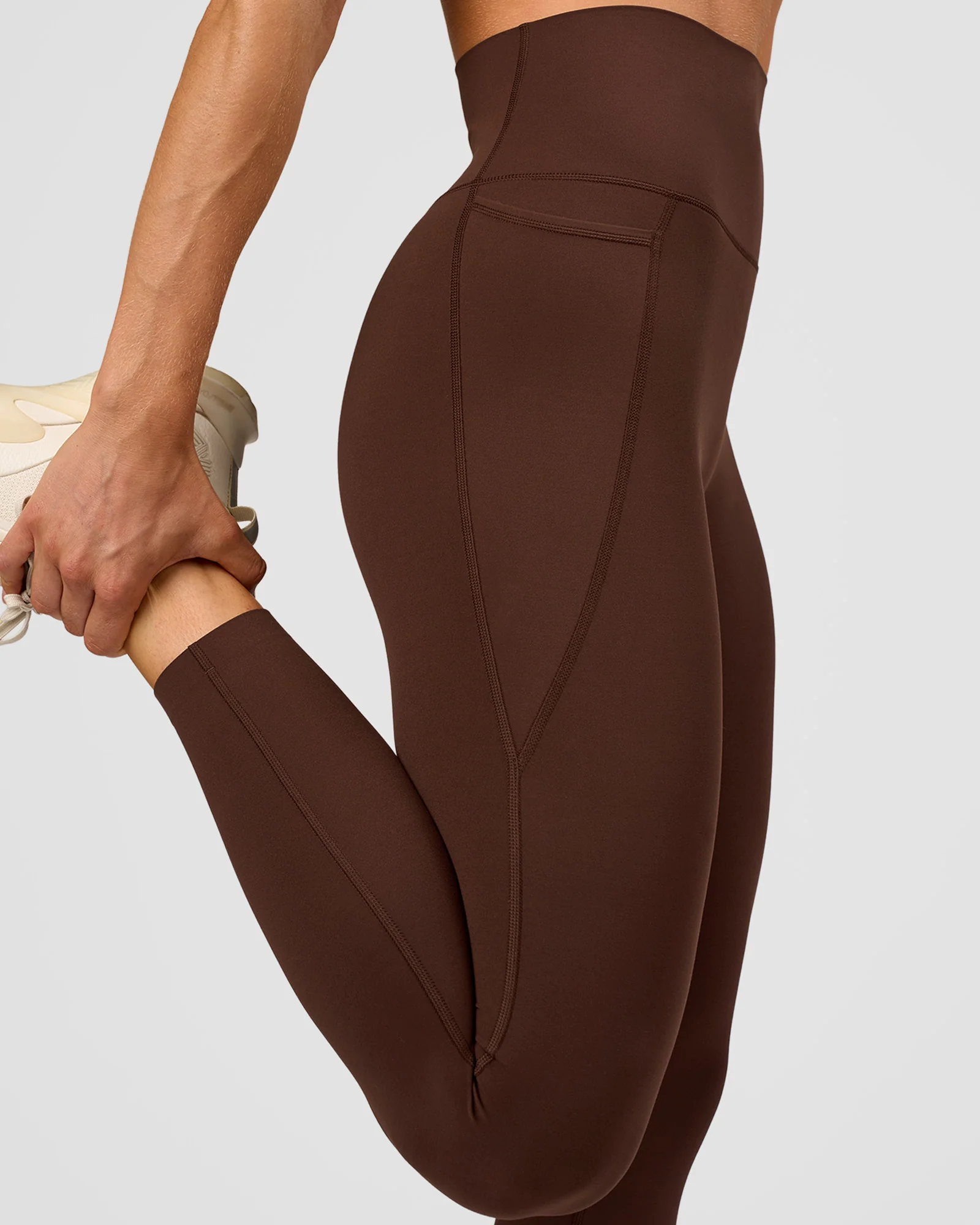 54-elixir-ultra-high-rise-7-8-legging-pockets-hot-chocolate-2.webp Elixir Ultra High-Rise 7/8 Legging Pockets - Hot Chocolate
