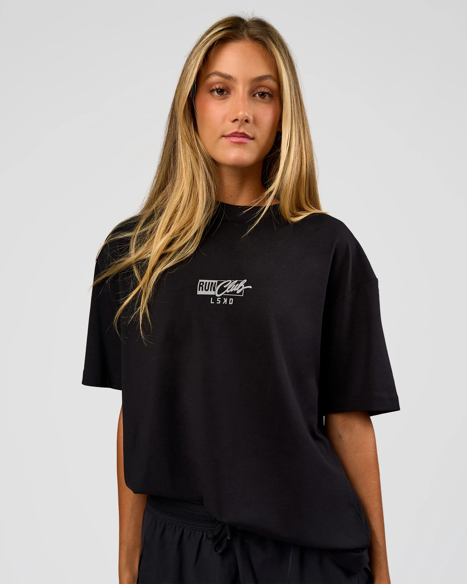 553-run-club-script-flxcotton-oversized-tee-black-alloy-4.webp Run Club Script FLXCotton Oversized Tee - Black-Alloy