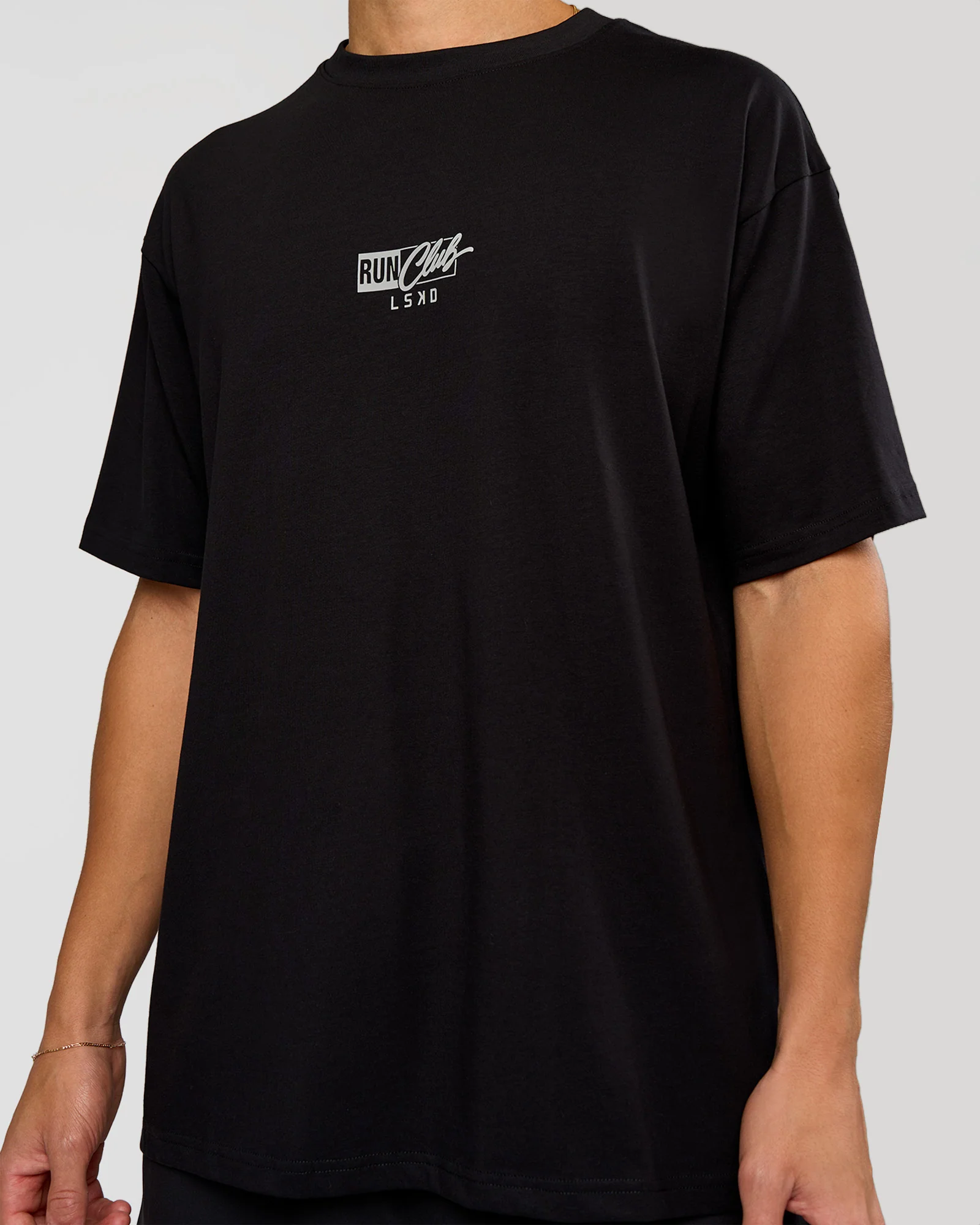 553-run-club-script-flxcotton-oversized-tee-black-alloy-8.webp Run Club Script FLXCotton Oversized Tee - Black-Alloy
