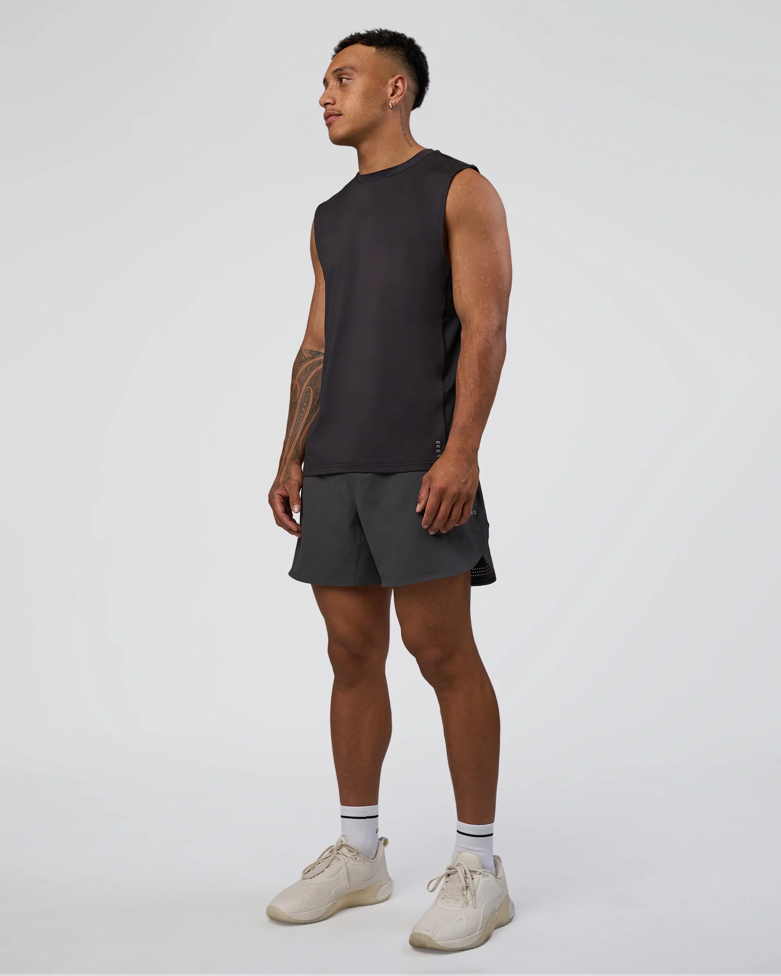 5589-airtrack-muscle-tank-black-3.webp AirTrack Muscle Tank - Black