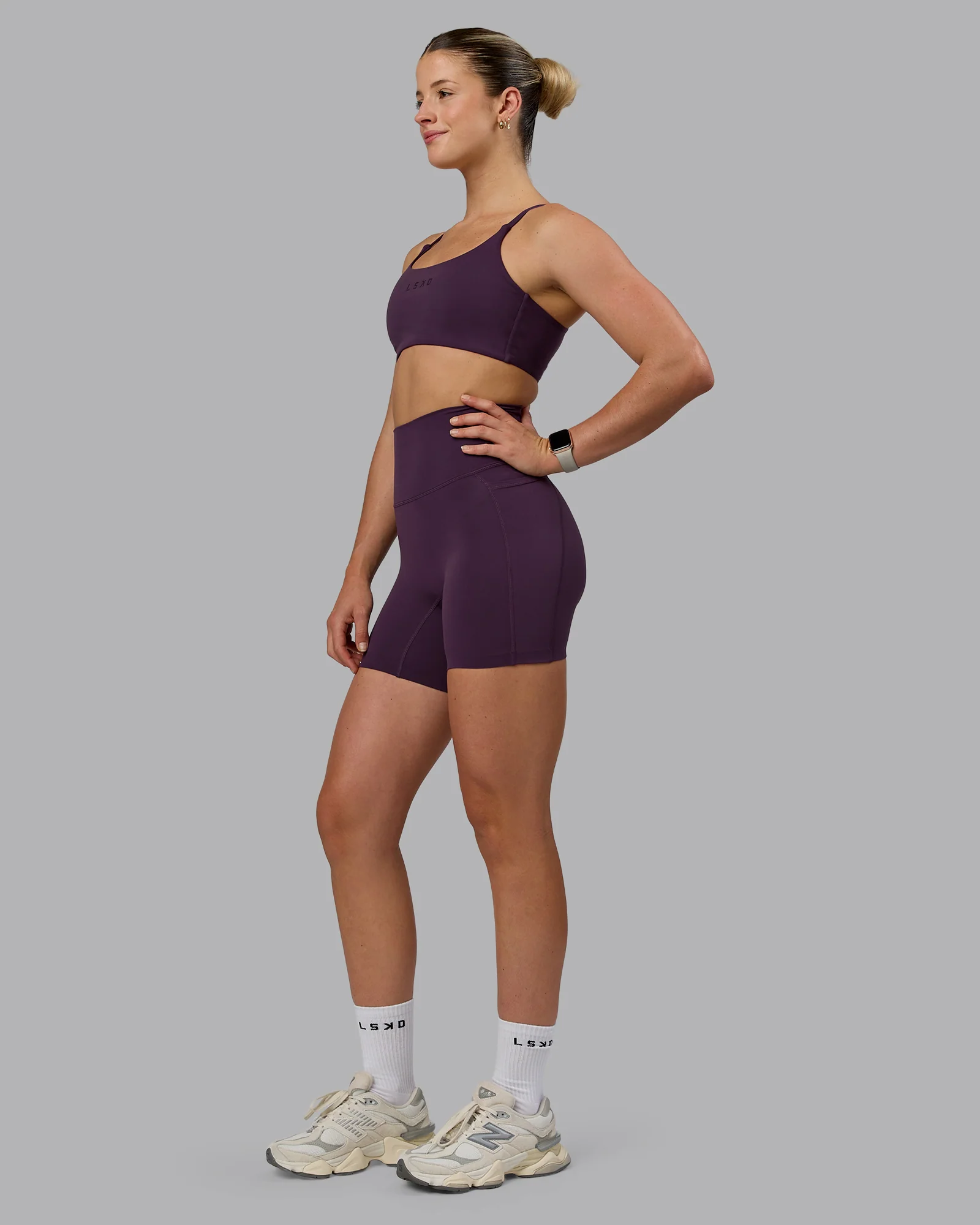 Elixir Ultra High-Rise 6" Short Pockets - Midnight Plum