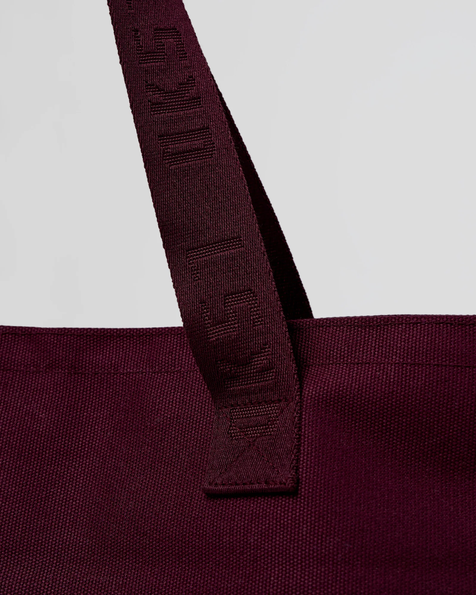 562-hold-it-all-canvas-tote-cherry-lacquer-3.webp Hold It All Canvas Tote - Cherry Lacquer
