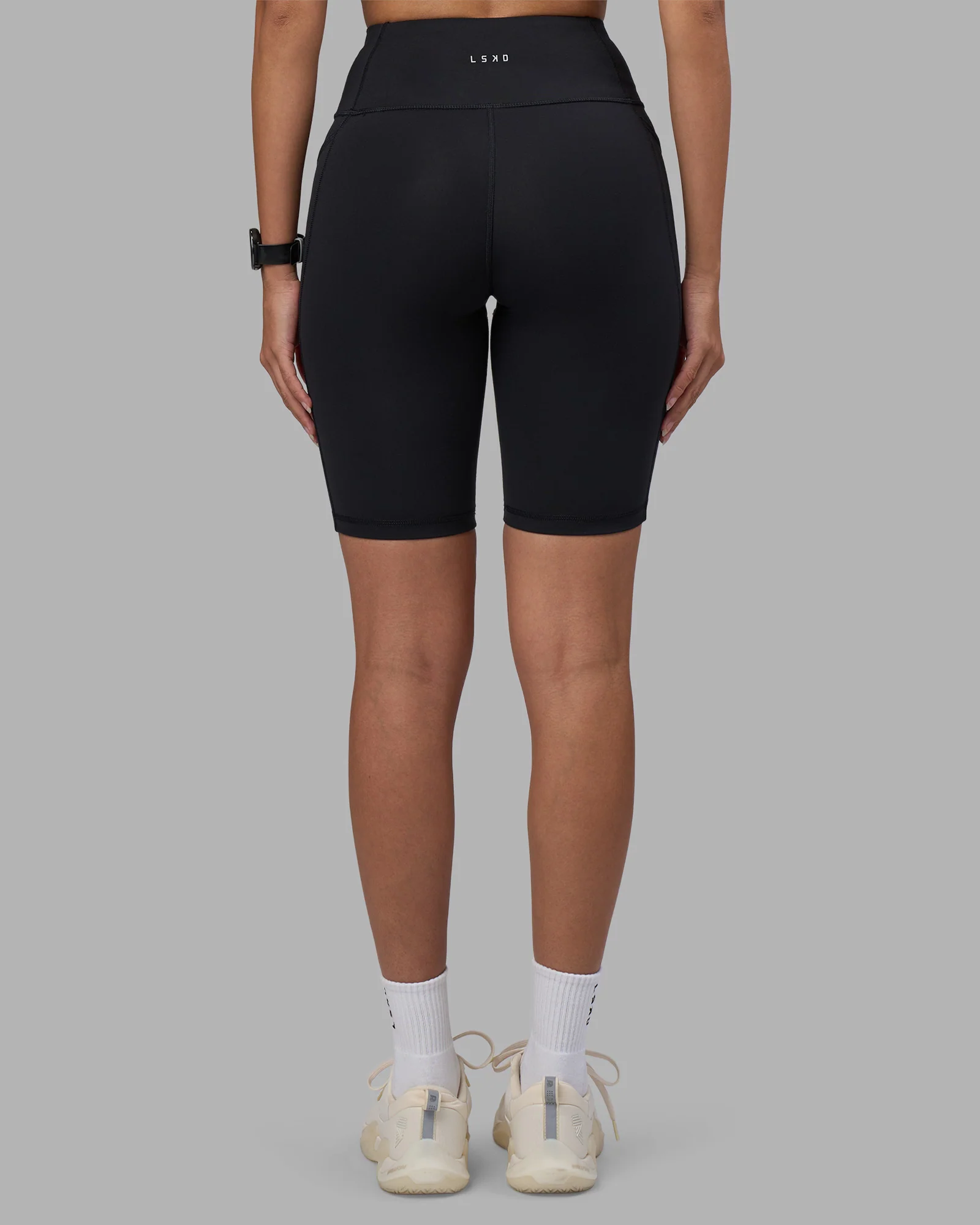 5693-rep-ultra-high-rise-9-short-pockets-black-power-cobalt-4.webp Rep Ultra High-Rise 9" Short Pockets - Black-Power Cobalt