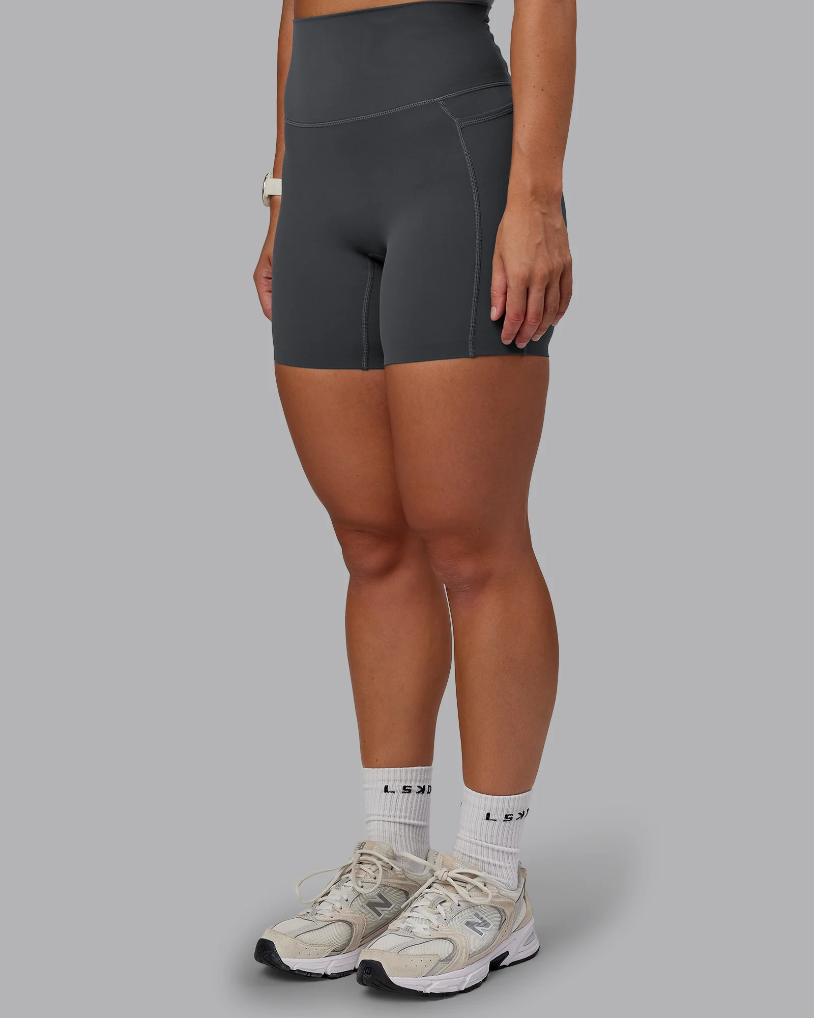 Elixir Ultra High-Rise 6" Short Pockets - Dark Storm