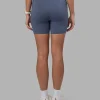 Elixir Ultra High-Rise 6" Short Pockets - Night Shadow