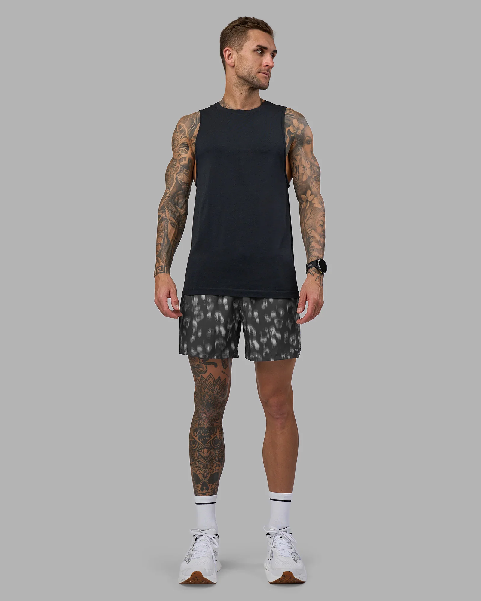 590-pace-5-lined-running-short-markings-dark-storm-print-3.webp Pace 5" Lined Running Short - Markings Dark Storm Print