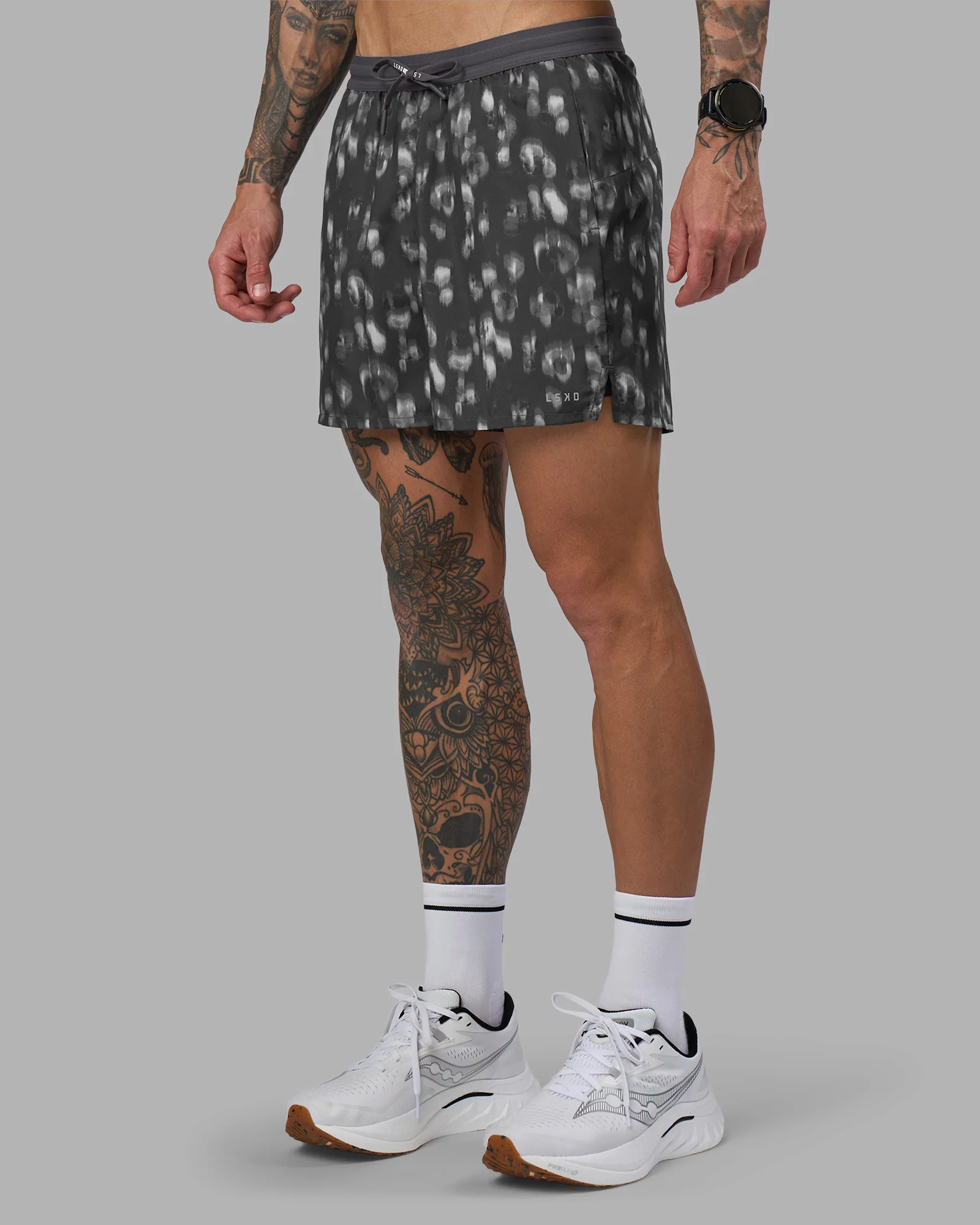 590-pace-5-lined-running-short-markings-dark-storm-print-5.webp Pace 5" Lined Running Short - Markings Dark Storm Print