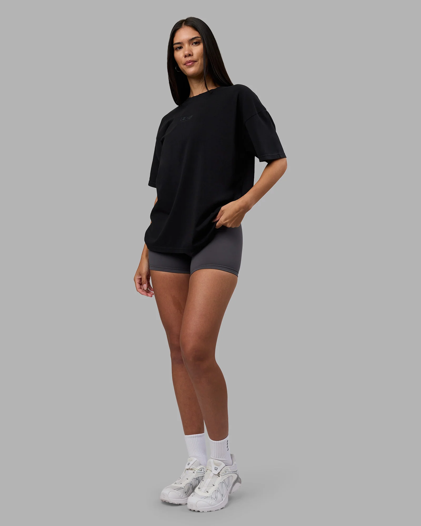 6063-variation-heavyweight-flxcotton-oversized-tee-black-black-4.webp Variation Heavyweight FLXCotton Oversized Tee - Black-Black
