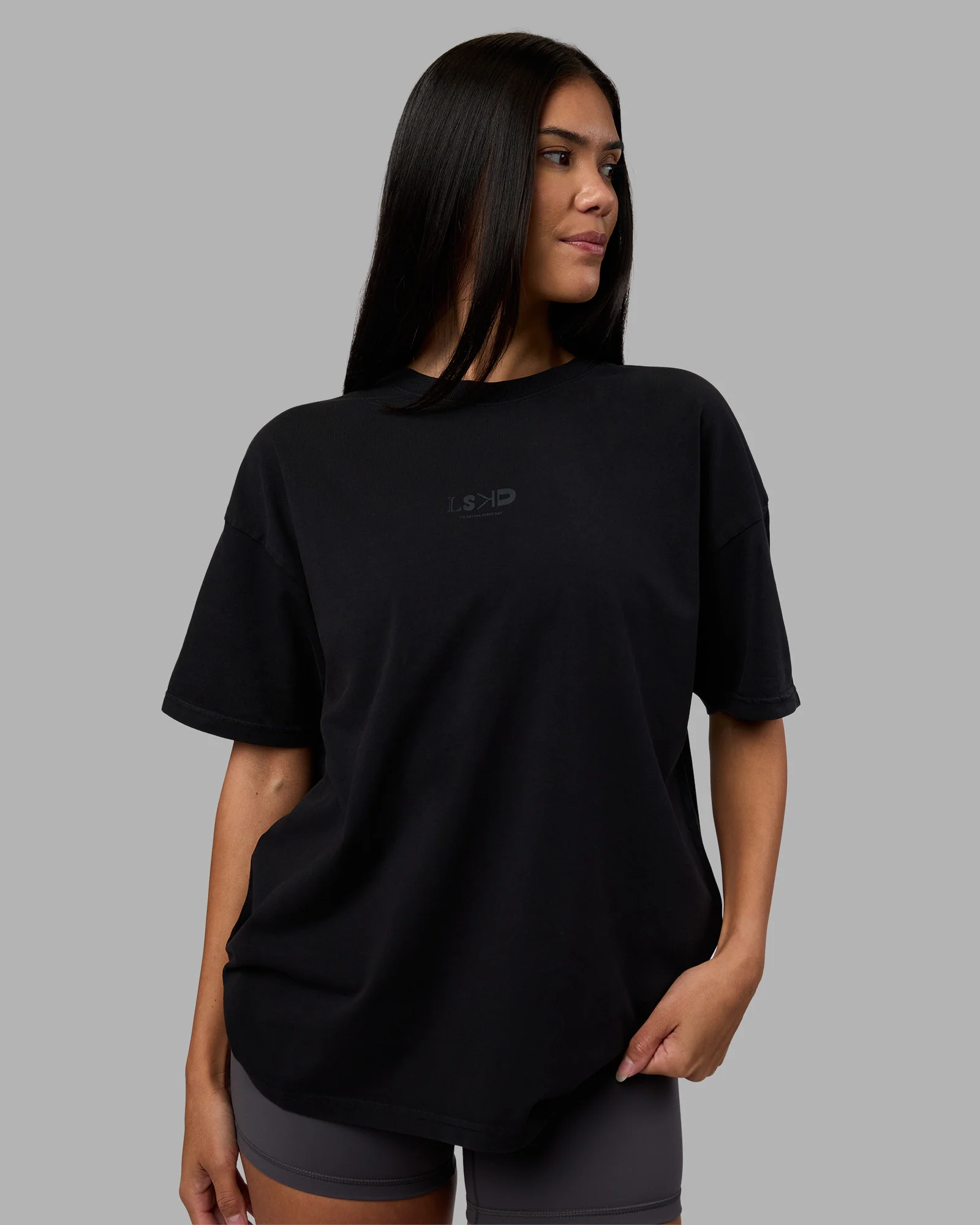 6063-variation-heavyweight-flxcotton-oversized-tee-black-black-7.webp Variation Heavyweight FLXCotton Oversized Tee - Black-Black