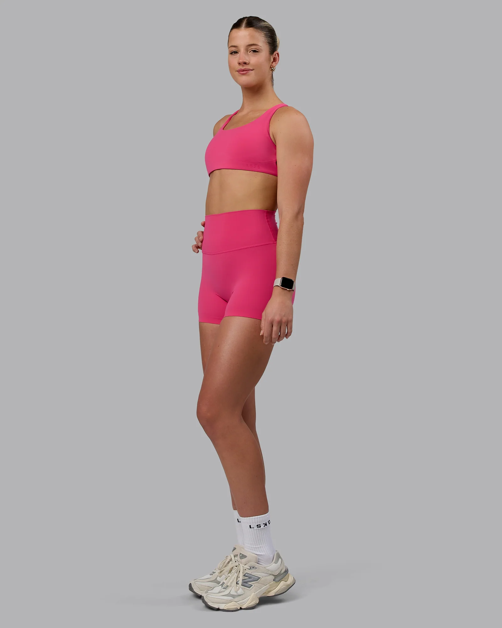 6081-aspire-sports-bra-pink-flash-4.webp Aspire Sports Bra - Pink Flash
