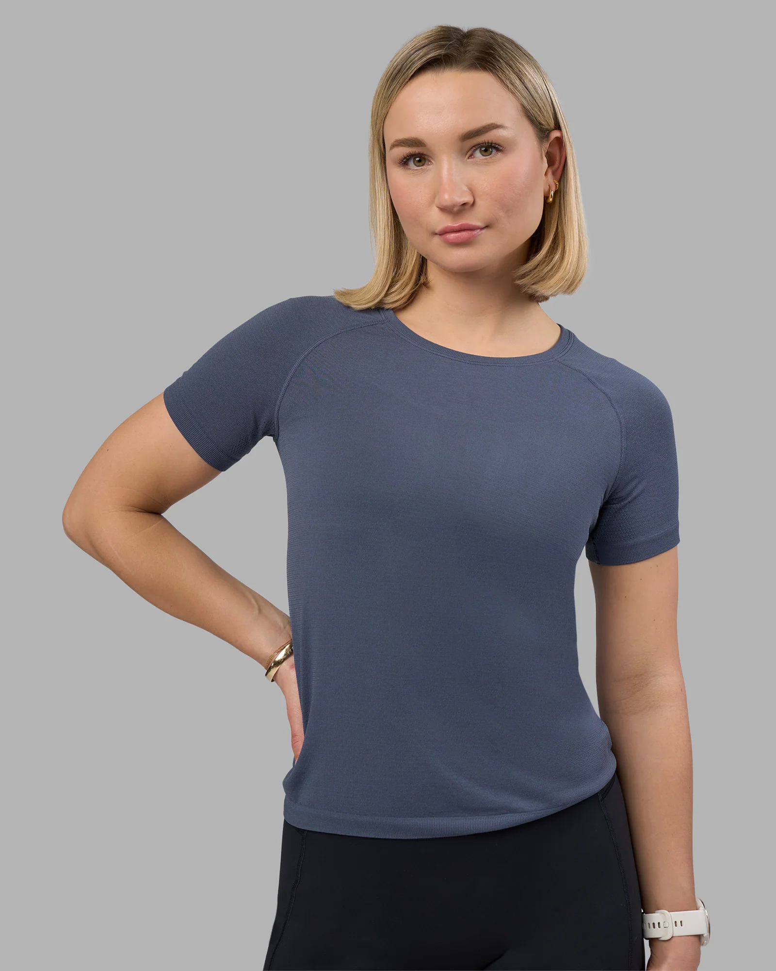 6108-aeroflx-seamless-tee-night-shadow-night-shadow-1.webp AeroFLX+ Seamless Tee - Night Shadow/Night Shadow