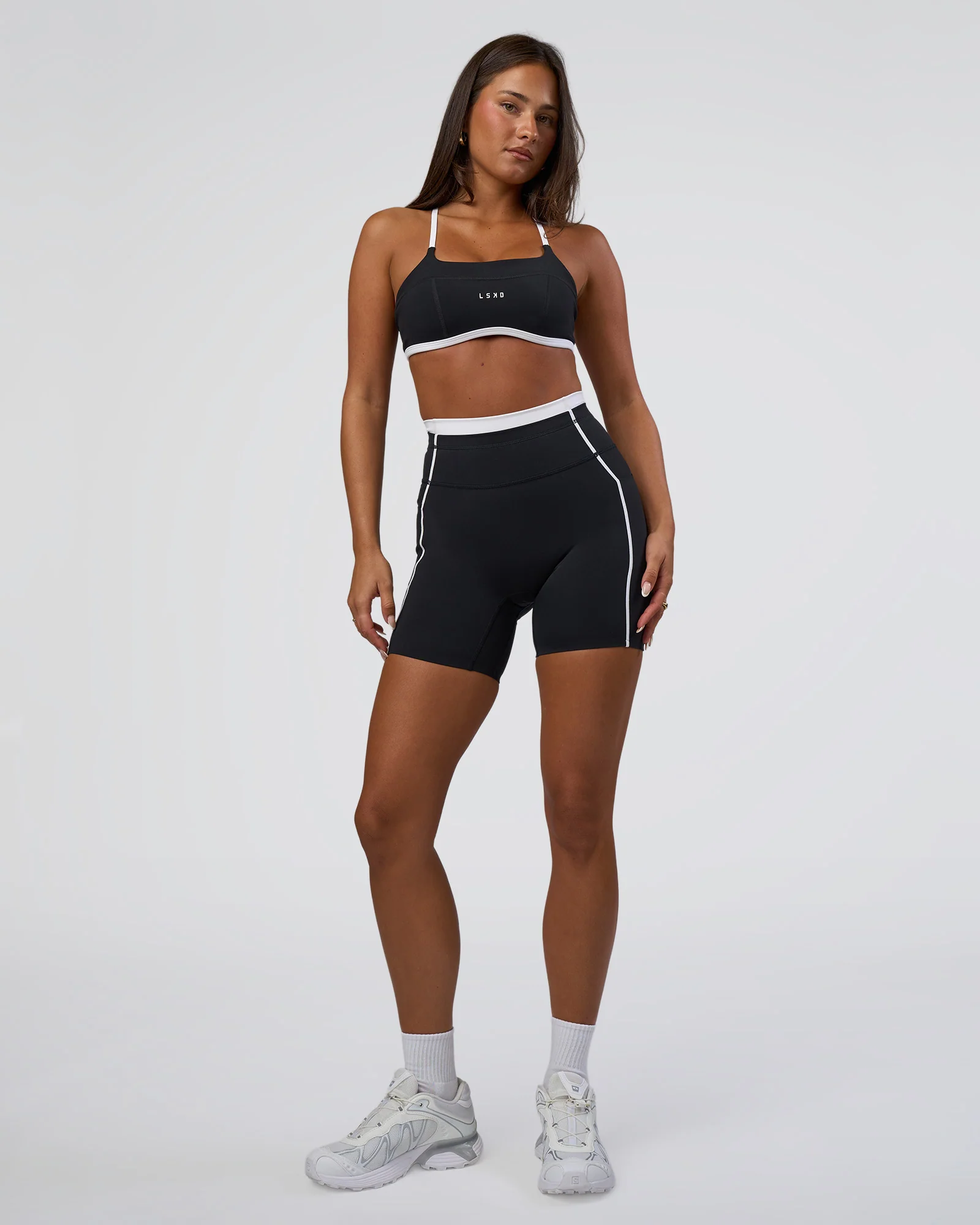 Liberate Contrast High-Rise 6" Short Pockets - Black-White